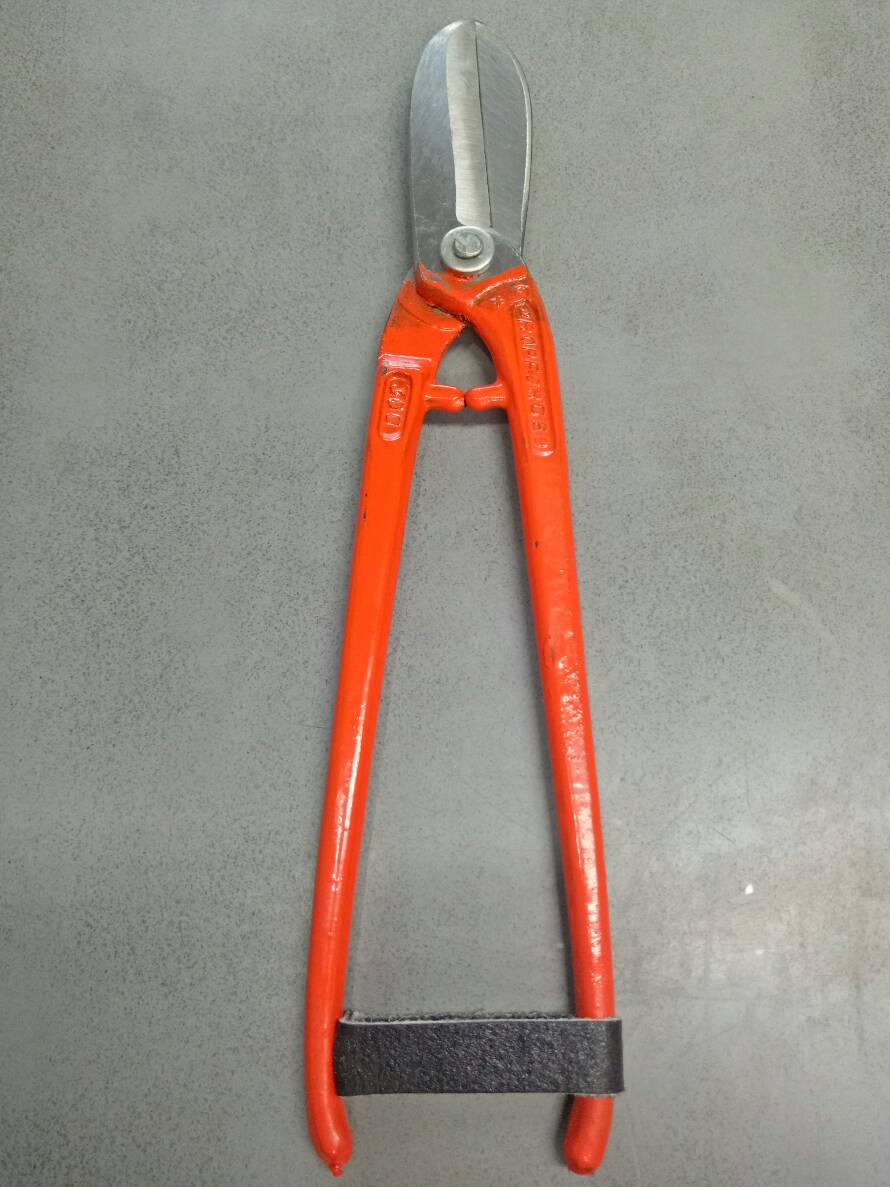 กรรไกรตัดสังกะสี