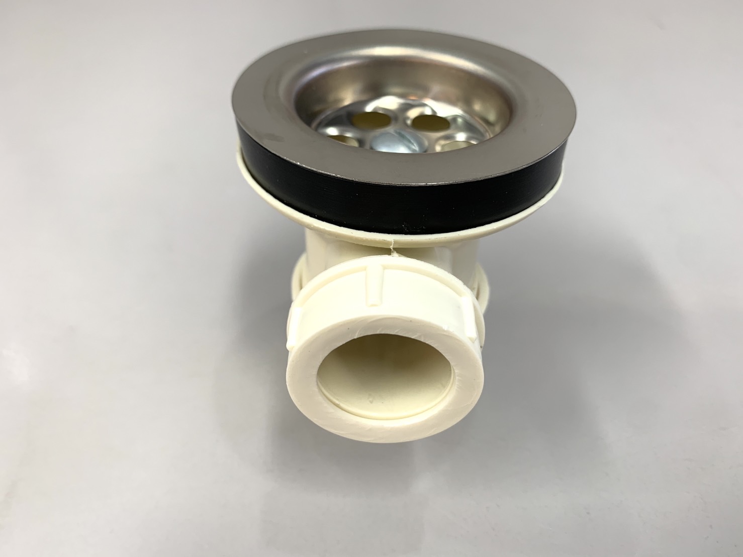 สะดืออ่าง มีท่อน้ำล้น