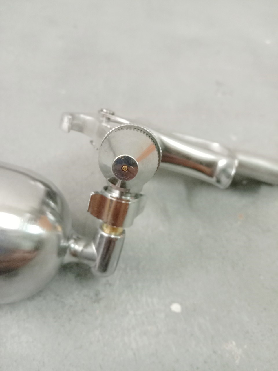 กาพ่นสี กาบน 400ml R2 Eagle One