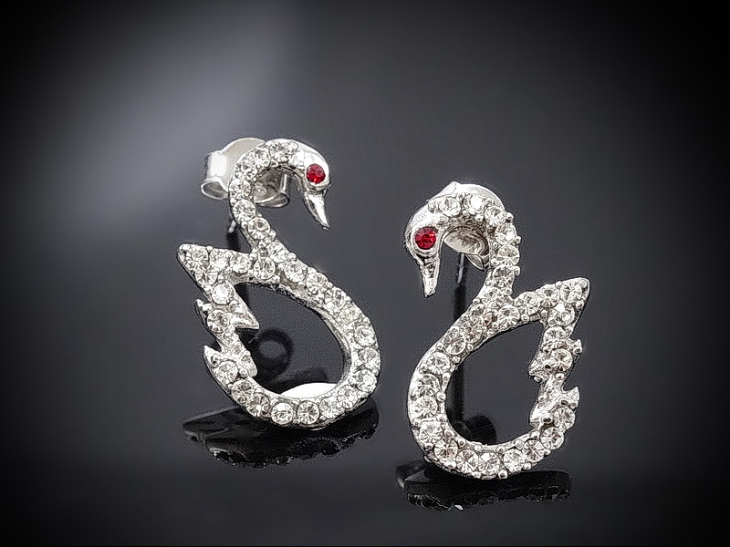 เซ็ทจี้รูปหงส์พร้อมสร้อยเงินแท้ + ต่างหูเข้าชุด ตัวจี้ดีไซน์เป็นรูปหงส์ประดับเพชร cz สวยน่ารักมากค่ะเซ็ทนี้ ชิ้นงานประณีต จัดโปรฯราคาพิเศษ