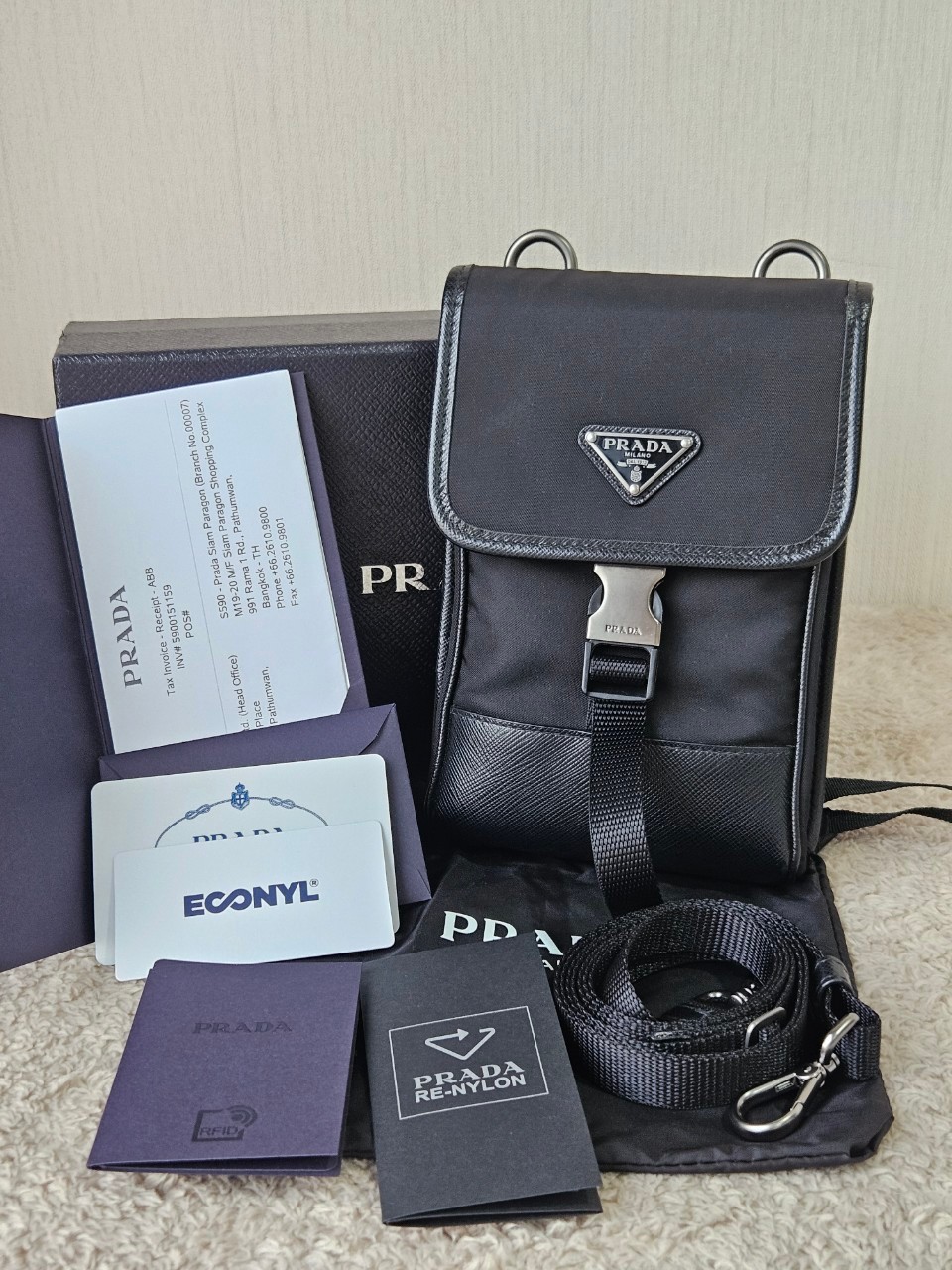 Prada Re-Nylon Smartphone Case สีดำ