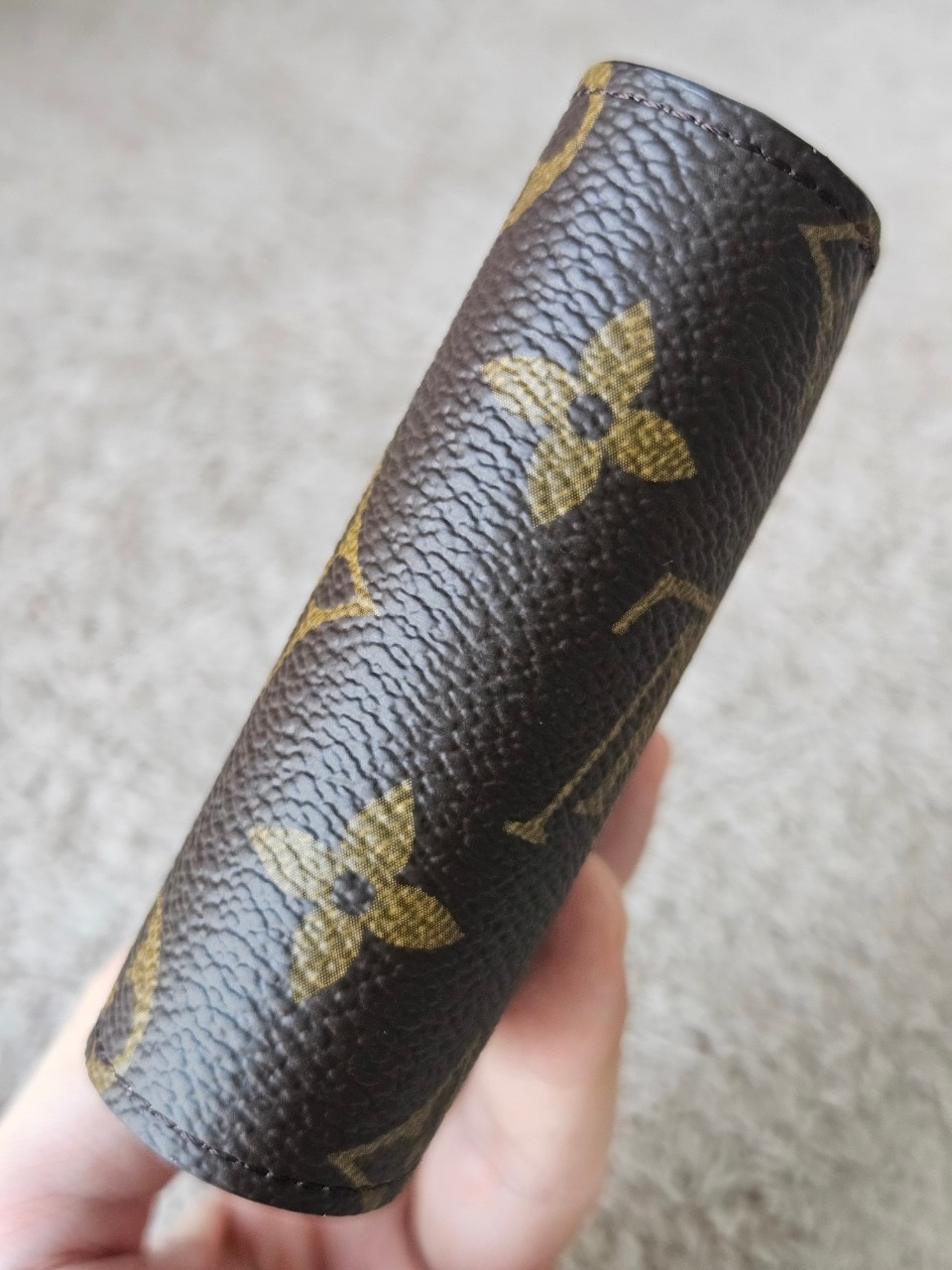 LV Multiple Wallet Mono microchip