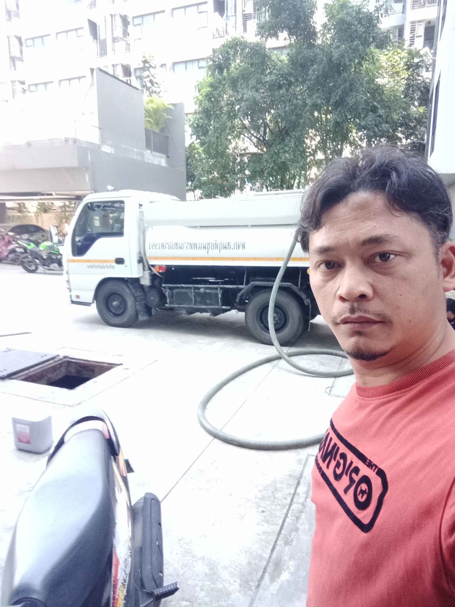 ดูดส้วมซอยพหลโยธิน 54/4 083-908-3504 ช่างโดม