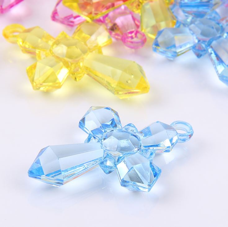 ขายส่ง(1โหล/12ชิ้น) จี้ห้อย ice color ลายไม้กางเขน ขนาด 47*32mm(สูงxกว้าง) คละสี