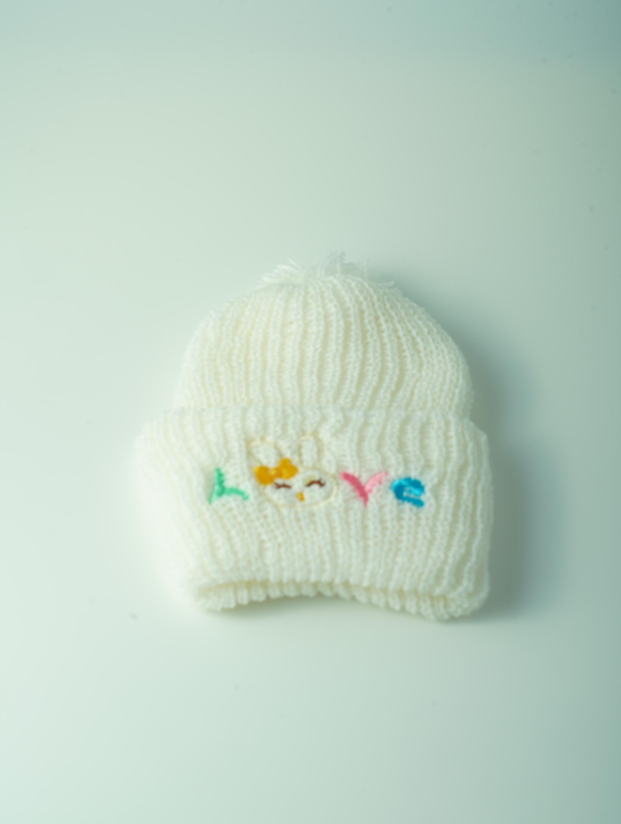 ขายส่ง หมวกไหมพรมเด็กแรกเกิด รุ่นหมวกพื้นขาว-ปักกระต่ายน้อย (ราคาต่อโหล) nongnini1988