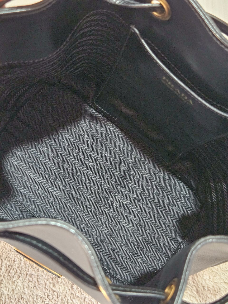 Prada Bucket Bag in Saffiano Leather Nero