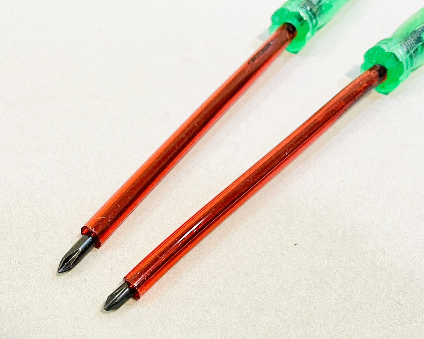 ไขควงหุ้มฉนวนเล็ก 3 มิล ด้ามเขียว WoldChamp (+)