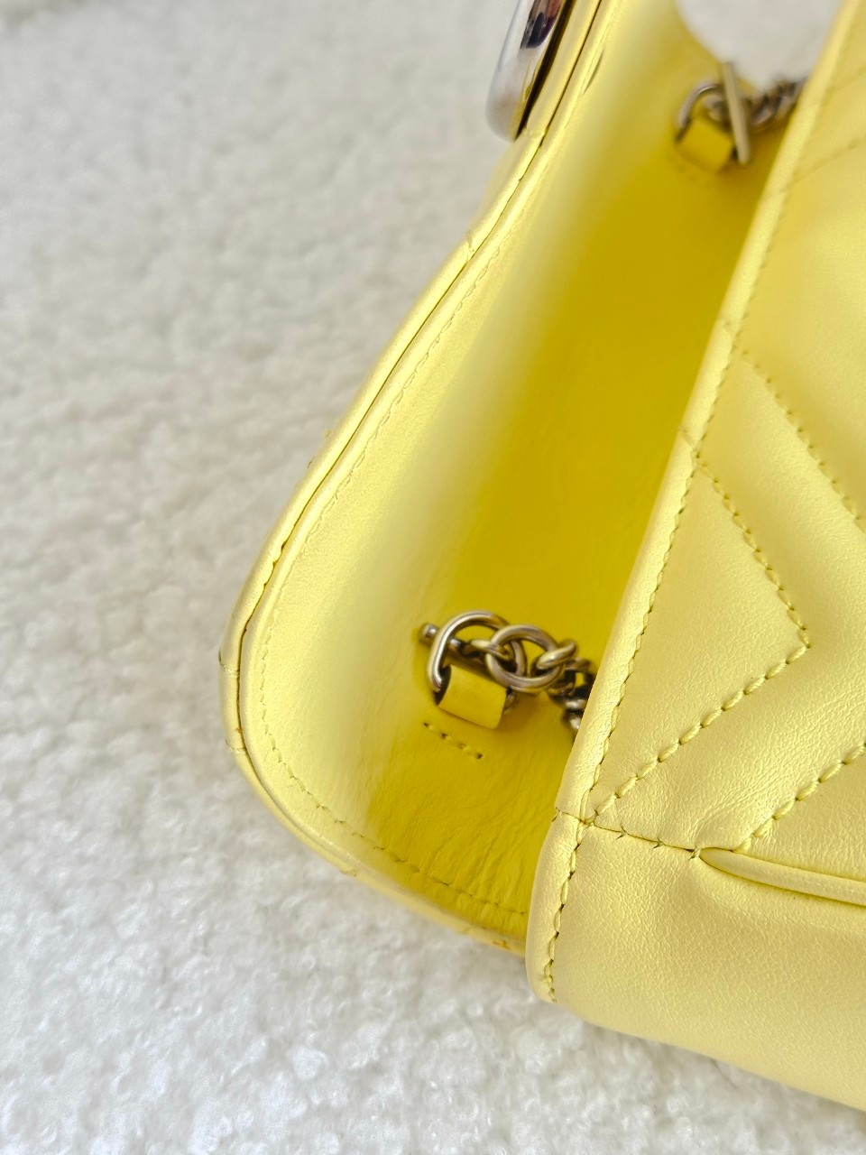 Gucci Marmont Super Mini สีเหลือง