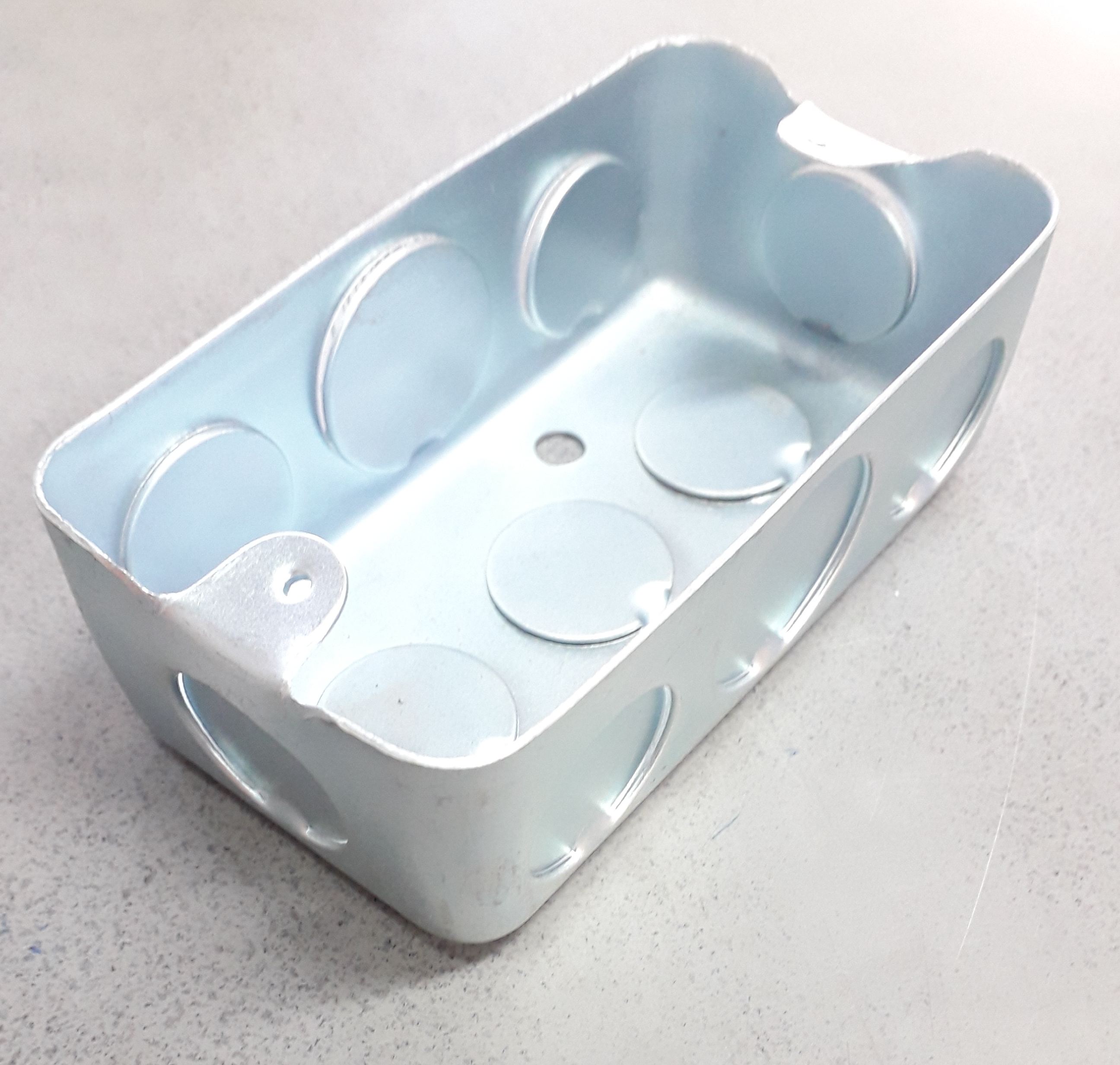 แฮนดี้บ็อก 2x4 ตื้น (บ็อกสังกะสี)