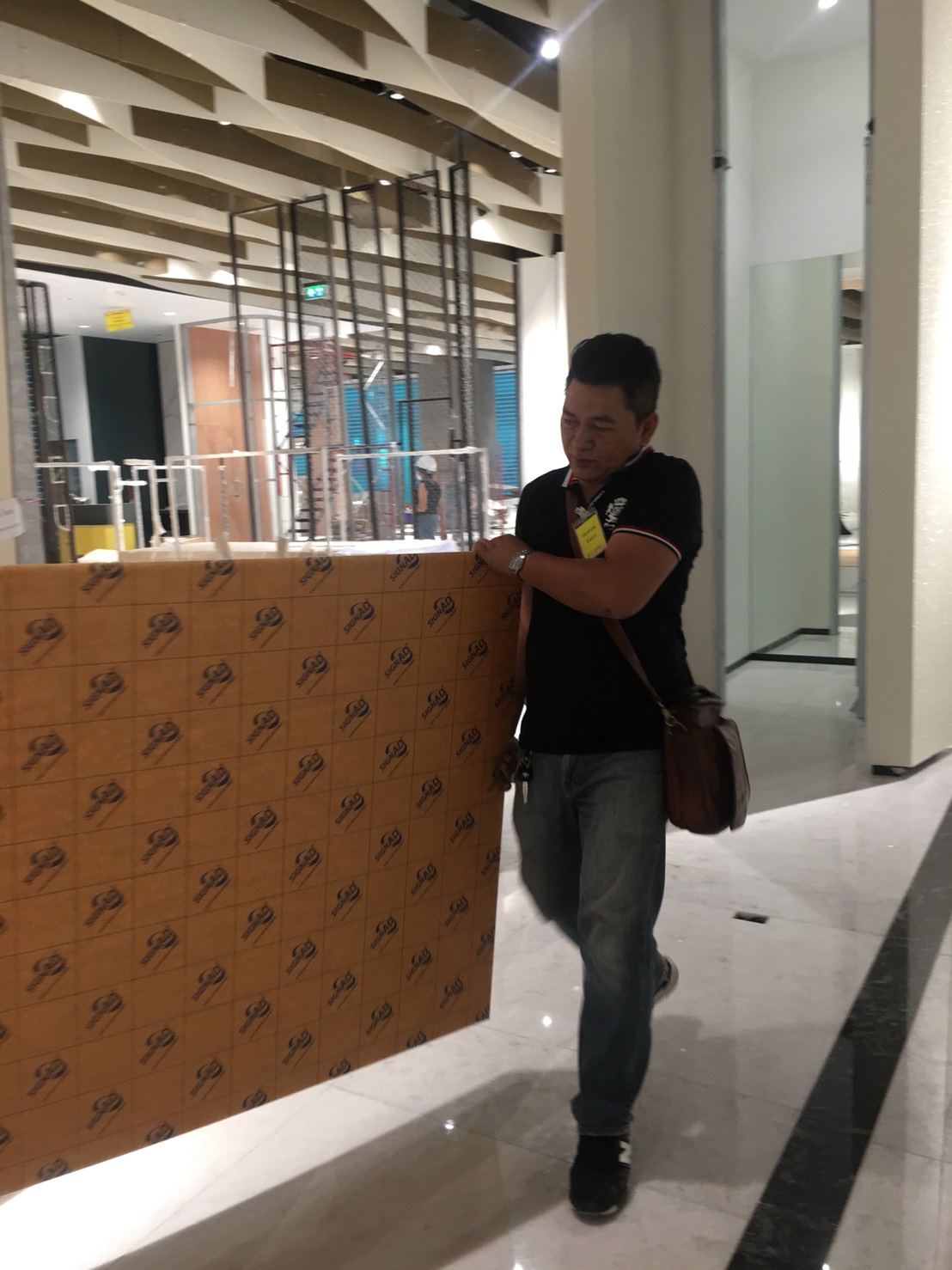 งานผลิตติดตั้ง อะคริลิค 5 มม.วางไฟ ทำสี ติดอะคริลิค่ใส 15 มม. พร้อมติดตั้งราคาโรงงาน