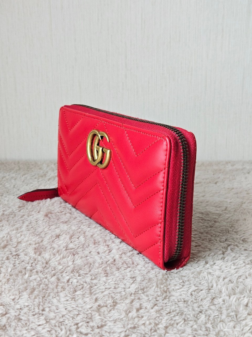 Gucci Marmont Zip Around Wallet สีแดง