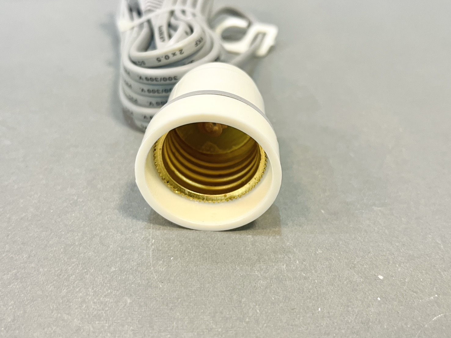 ขั้วห้อยเกลียว พร้อมสายและปลั๊กเสียบ 5ม.