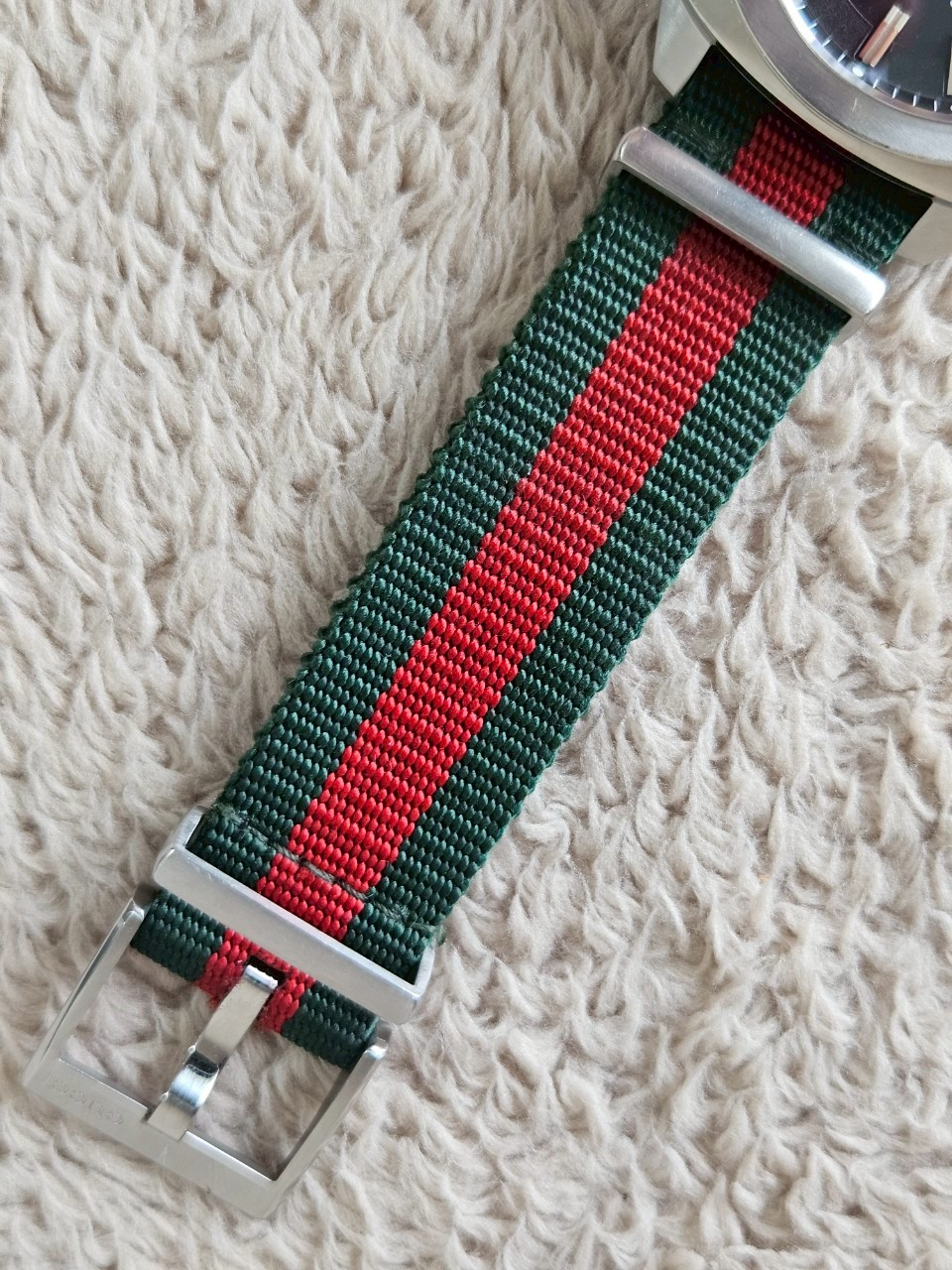 Gucci watch ya142305