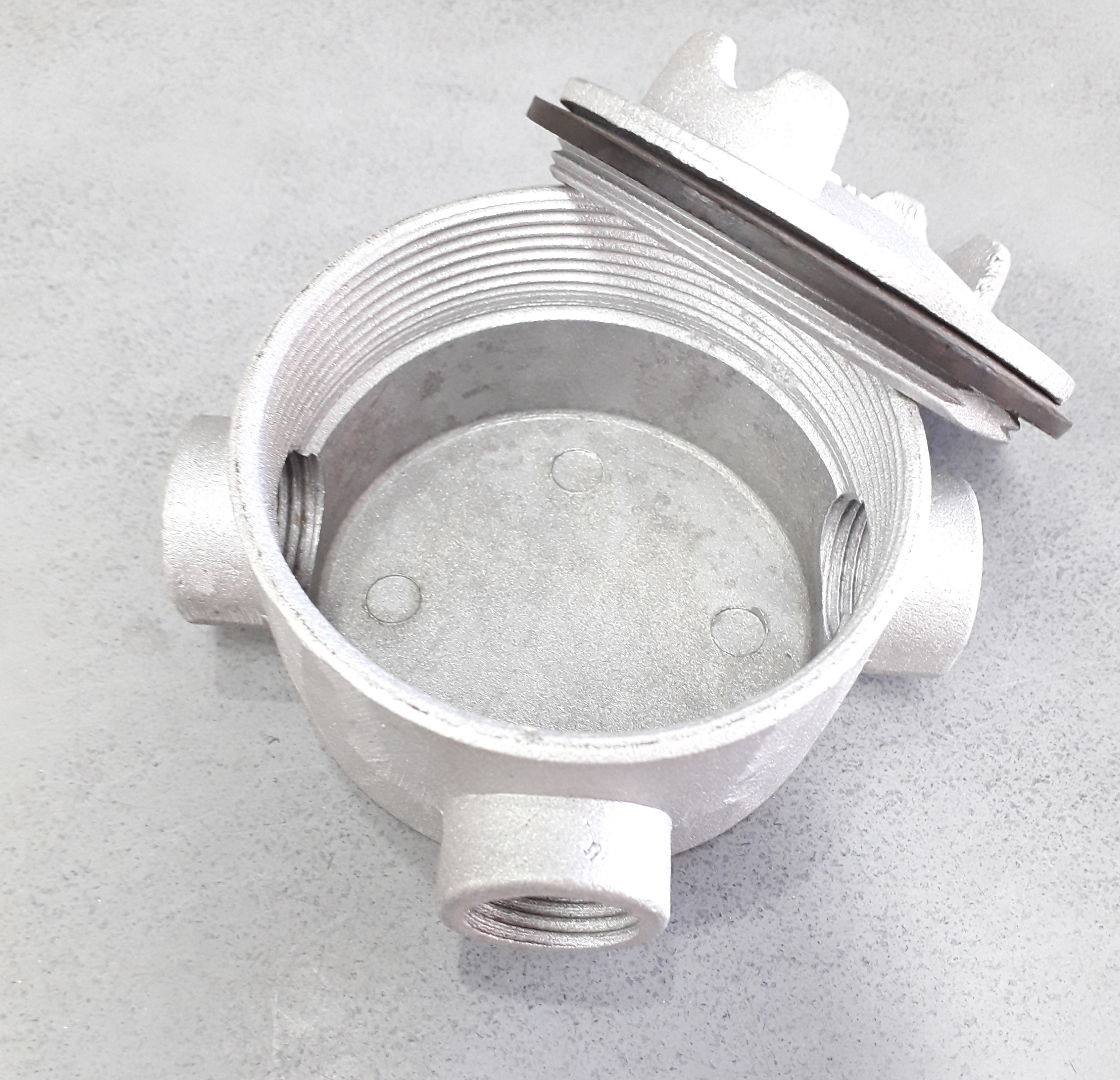 บ็อกกลมกันน้ำ 3ทาง พร้อมซีนยาง