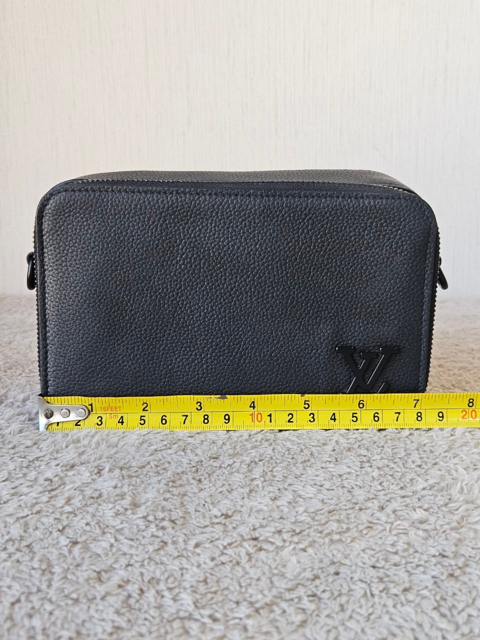 LV M59161 Alpha Wearable Wallet