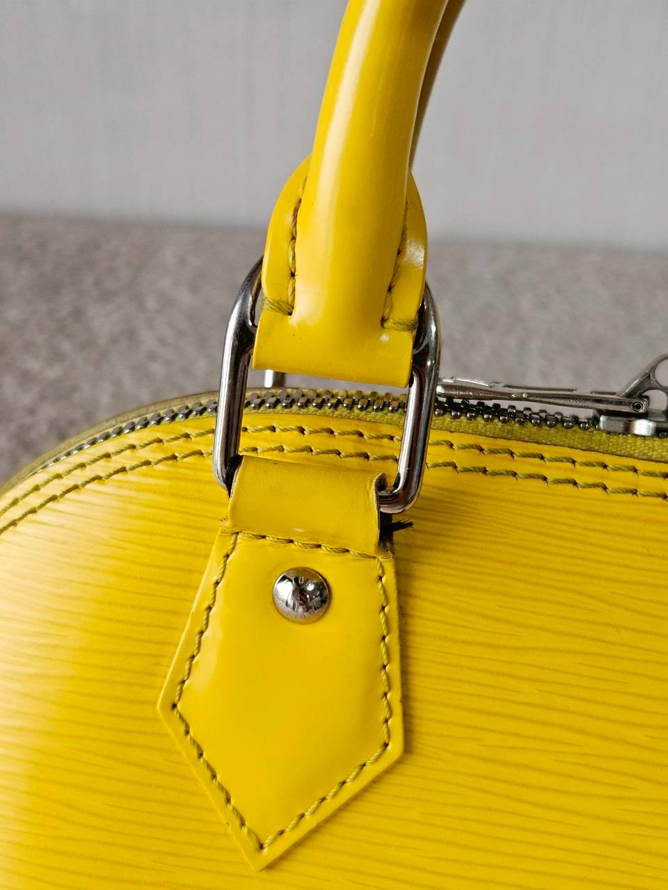 LV Alma BB EPI สีเหลือง