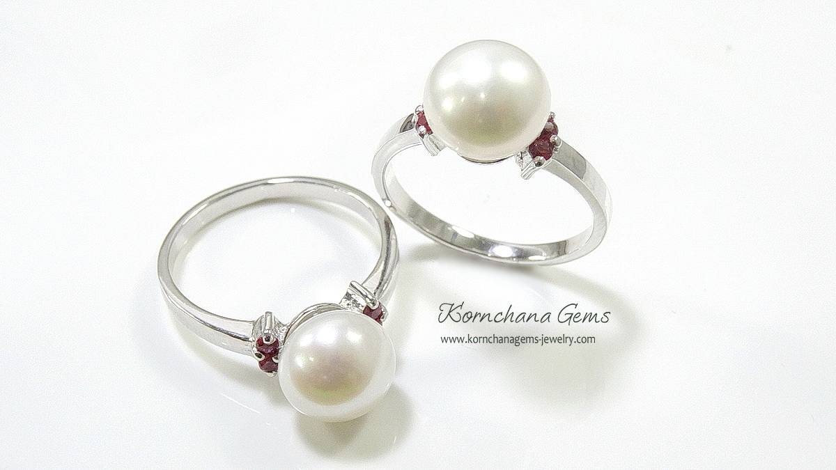 แหวนมุกน้ำจืดแท้สีครีม ดีไซน์เรียบเก๋ น่ารักใส่ติดนิ้วได้ทุกวัน ตัวเรือนเงินแท้ silver92 จัดส่งรวดเร็ว รับประกันความพึงพอใจ