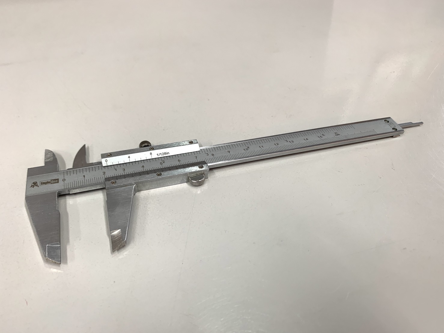 เวอร์เนียแบ่งร้อย 6" รุ่นกล่อง EagleOne