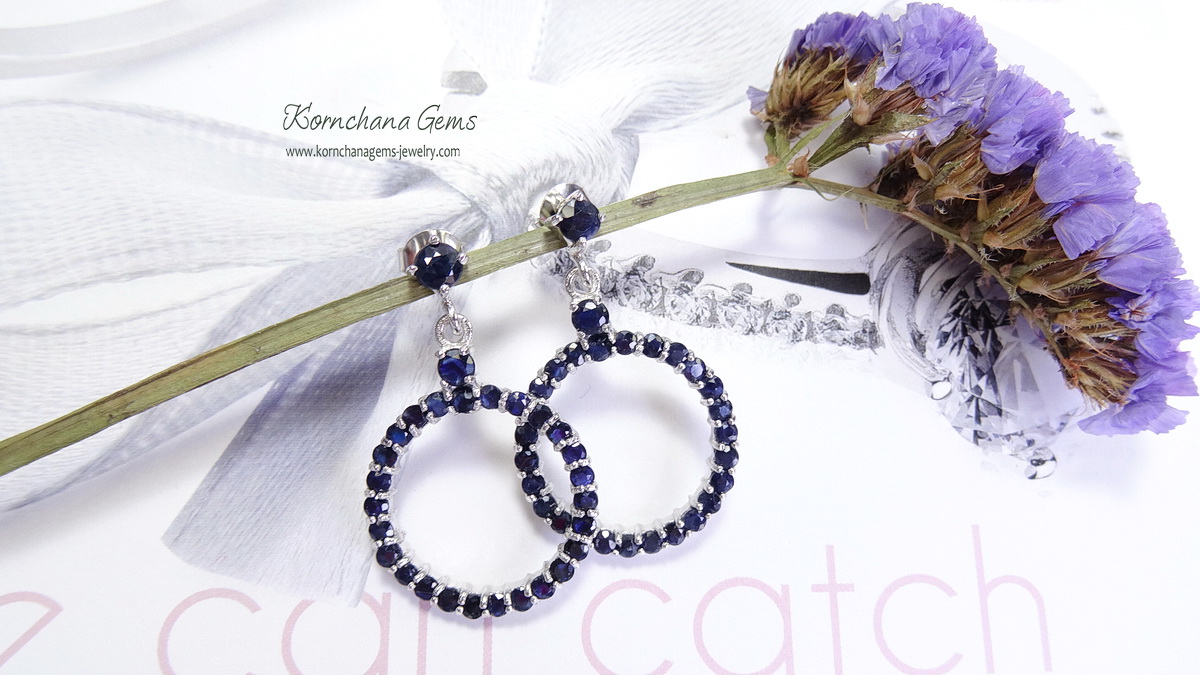 ต่างหูไพลิน ต่างหูห้อยยาวทรงกลม minimal style เรียบแต่เท่ห์ พลอยไพลินสีน้ำเงินเข้มสวย ใส่ได้ทุกวัน แมทซ์ได้ทุกลุค ตัวเรือนเงินแท้ silver925