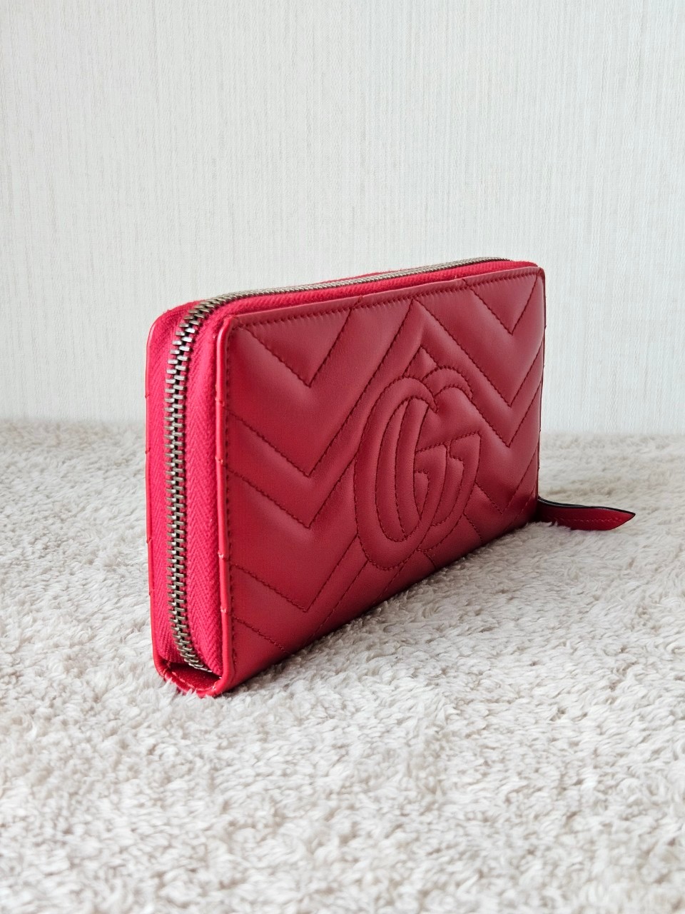 Gucci Marmont Zip Around Wallet สีแดง