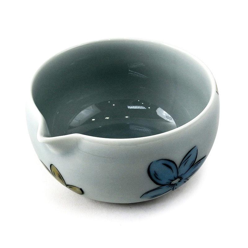 ชุดทำชาเขียวญี่ปุ่น (มัทฉะ) 4 ชิ้น พร้อมชามปากเท สีขาวลายดอกไม้