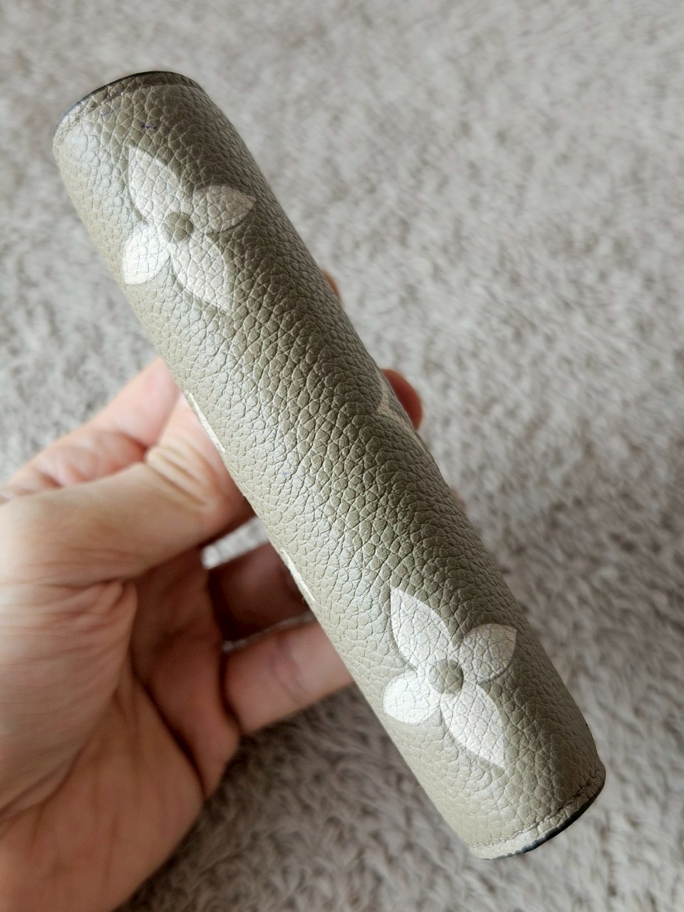 LV M81861 Victorine Mono emp Microchip