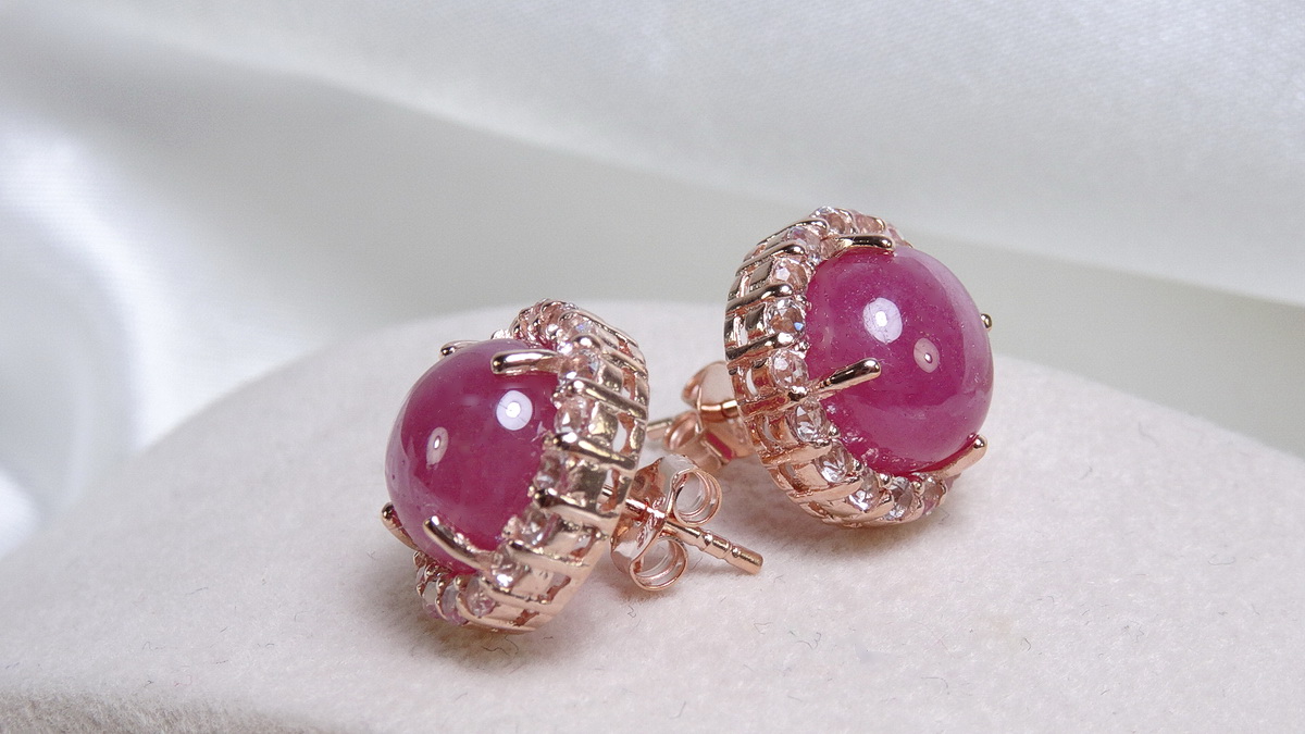 เซ็ทอัญมณี เครื่องประดับคนเกิดวันอาทิตย์ เซ็ทจี้พร้อมสร้อยทับทิมแท้ ต่างหูและแหวนทับทิม ตัวเรือนเงินแท้ชุบไมครอน ชิ้นงานคุณภาพสุดๆ ไม่พอใจยินดีคืนเงิน