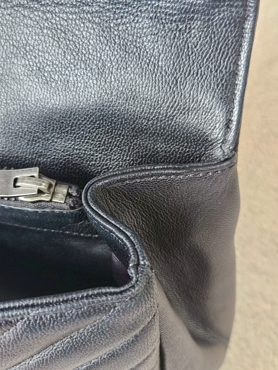 YSL 392738 College Large