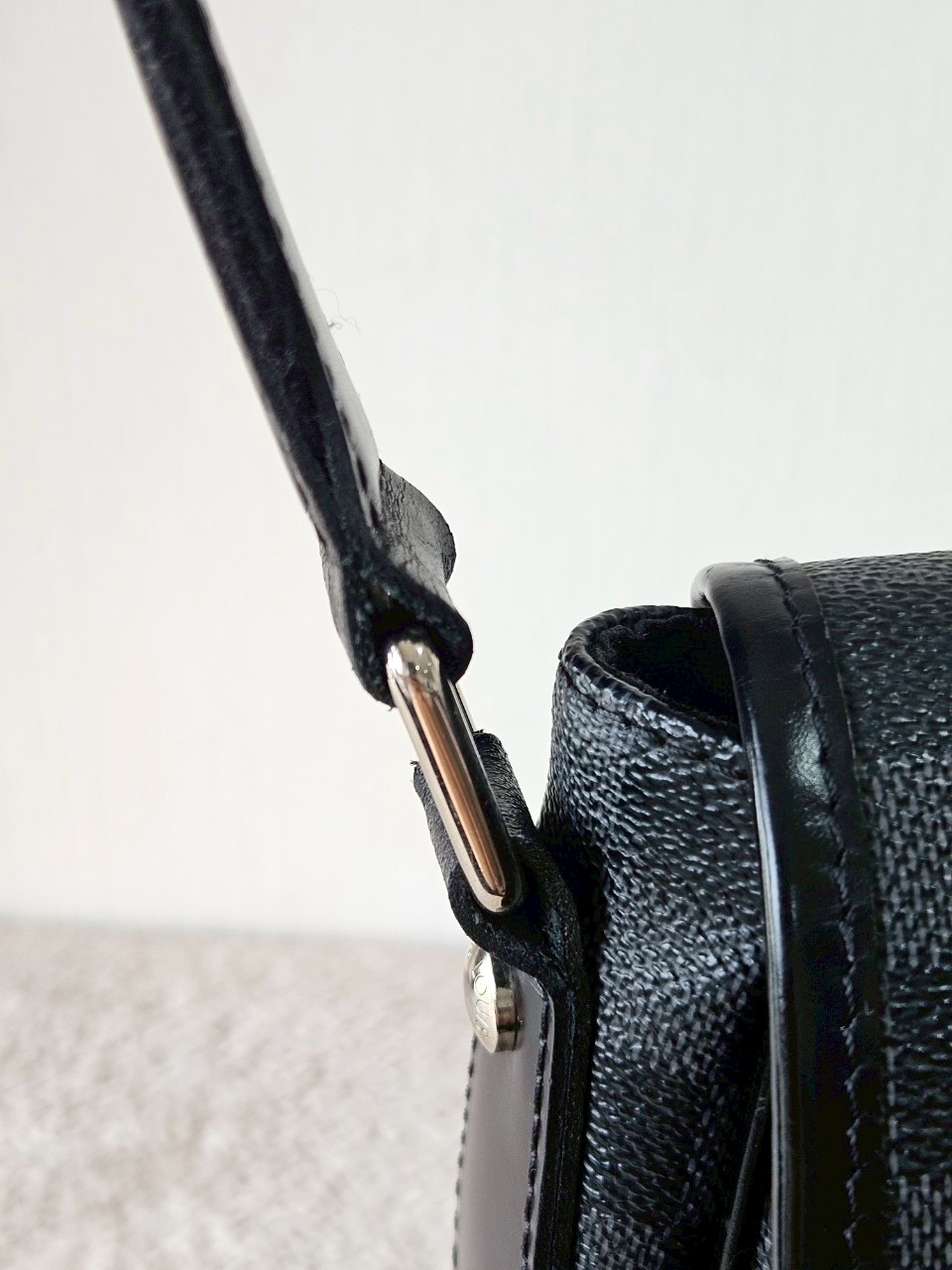 LV District GM Damier Graphite