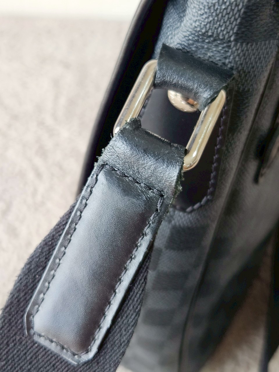 LV District GM Damier Graphite