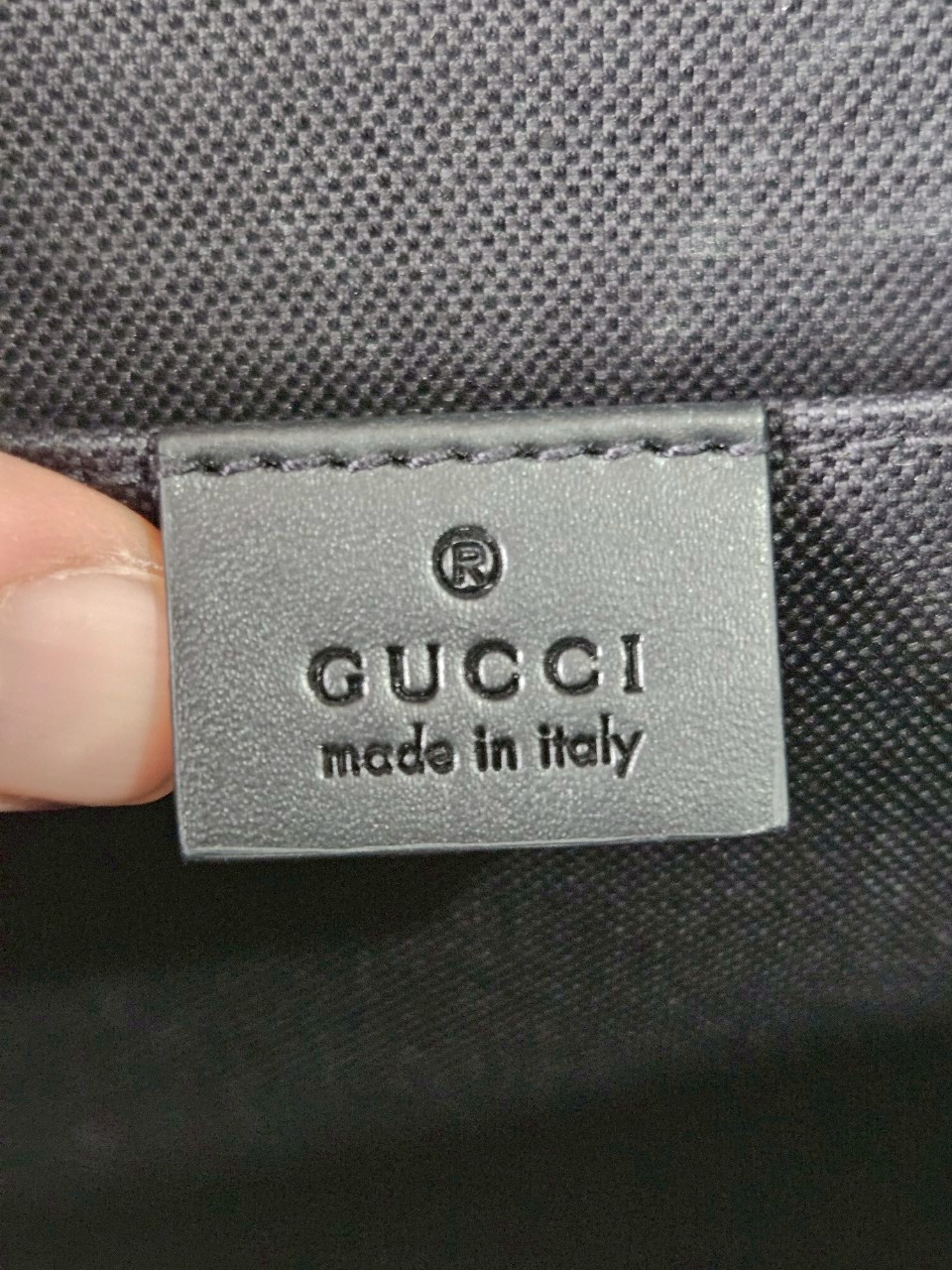 gucci messenger black GG
