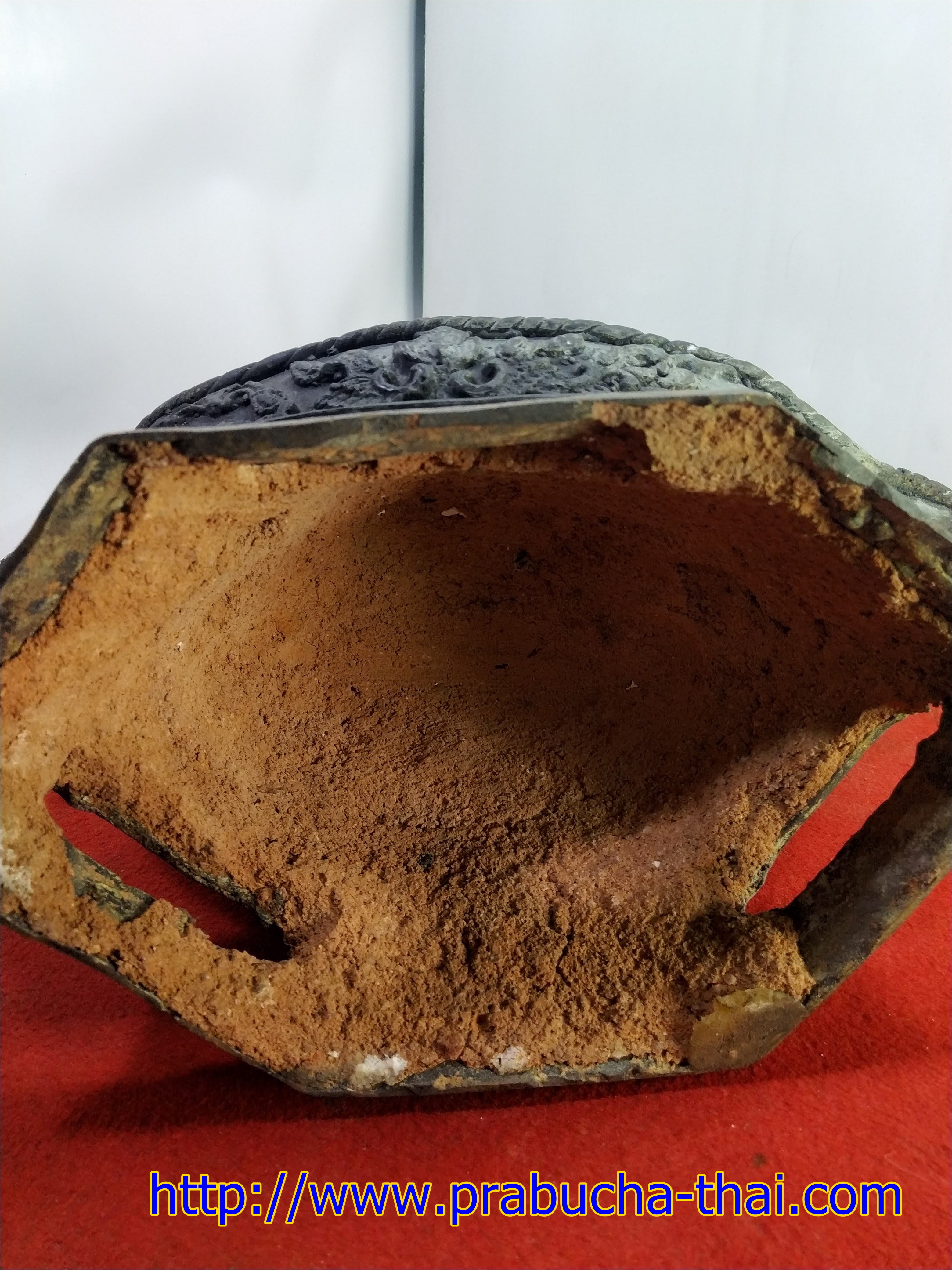 พระอู่ทอง ปางสดุ้งมาร ฐานเรือ หน้าตัก ๙ นิ้ว เนื้อสำริด