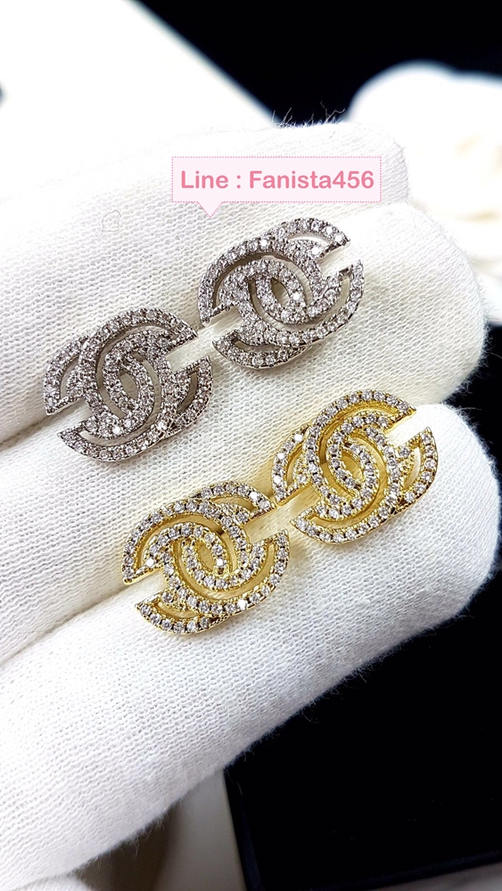 ต่างหูชาแนล แบบติดหู สีเงิน Chanel classic earring