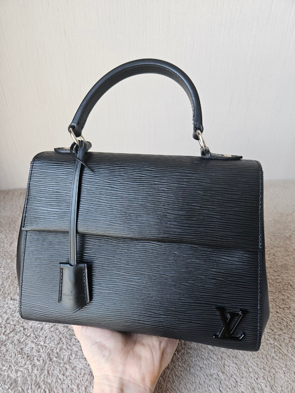 LV M41312 Cluny BB EPI microchip