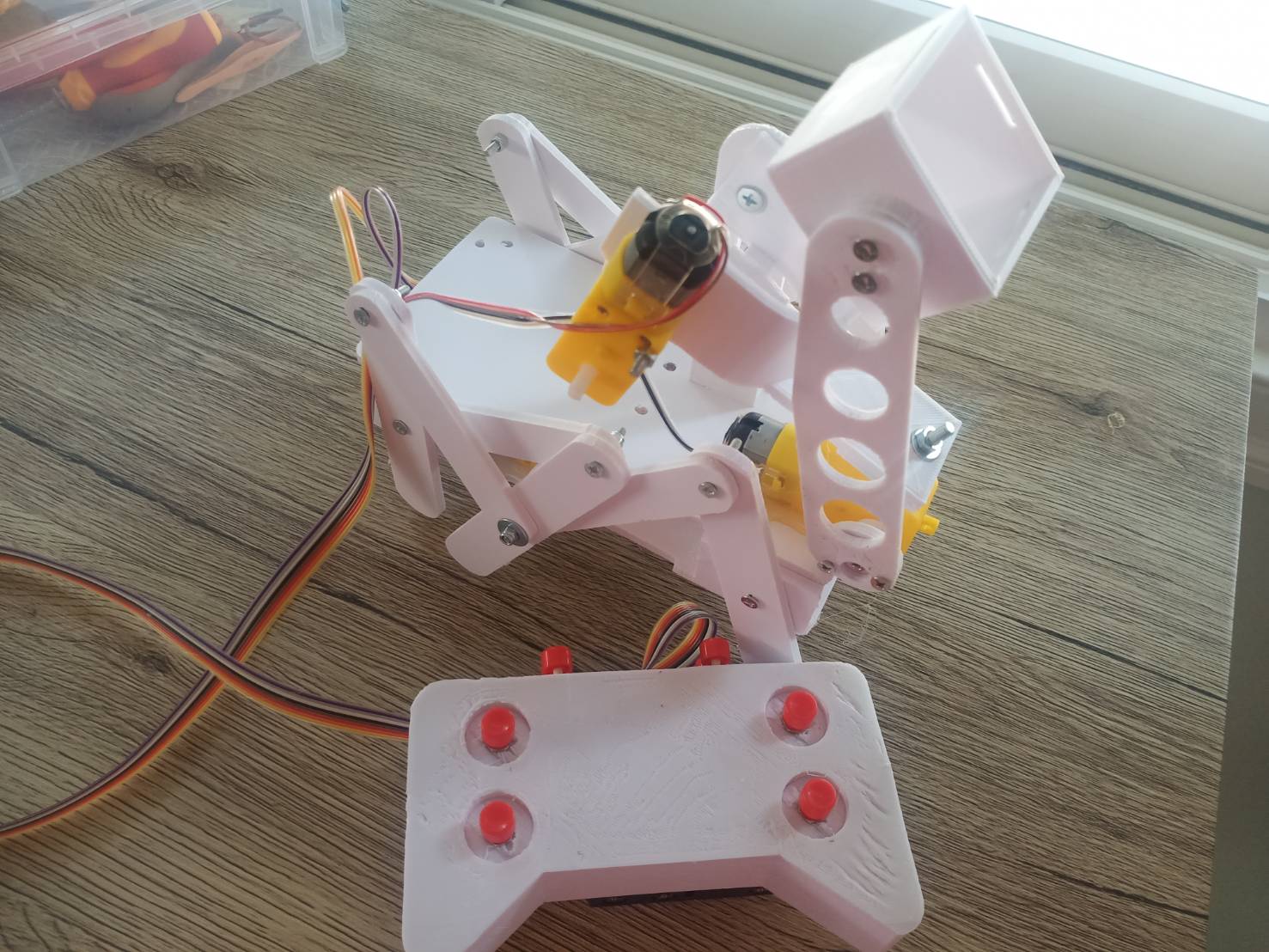 หุ่นยนต์นักบาสเกตบอล บังคับสาย (ประกอบเรียบร้อย) Ex