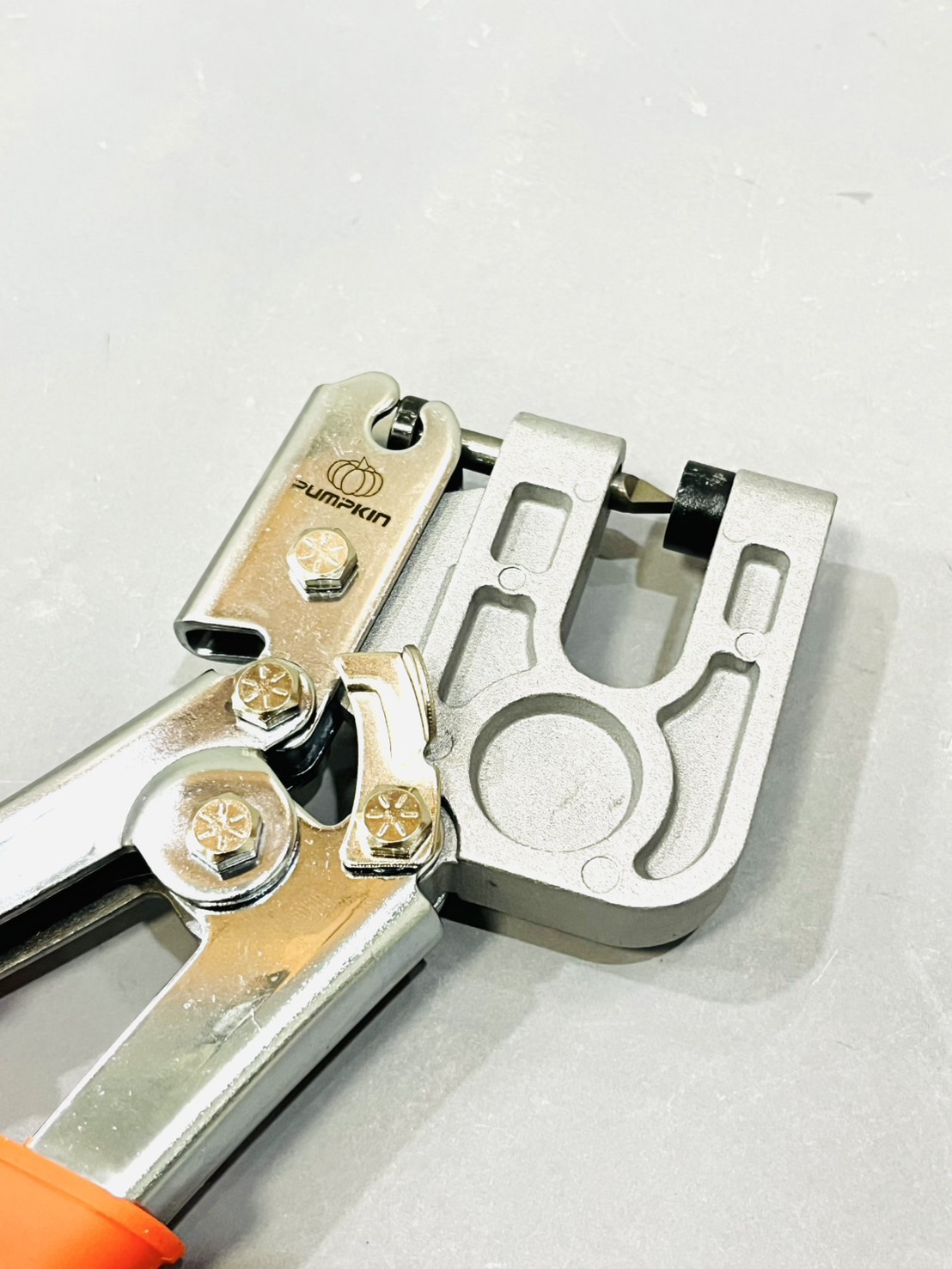 คีมย้ำโครงซีลาย พัมคิน 11"