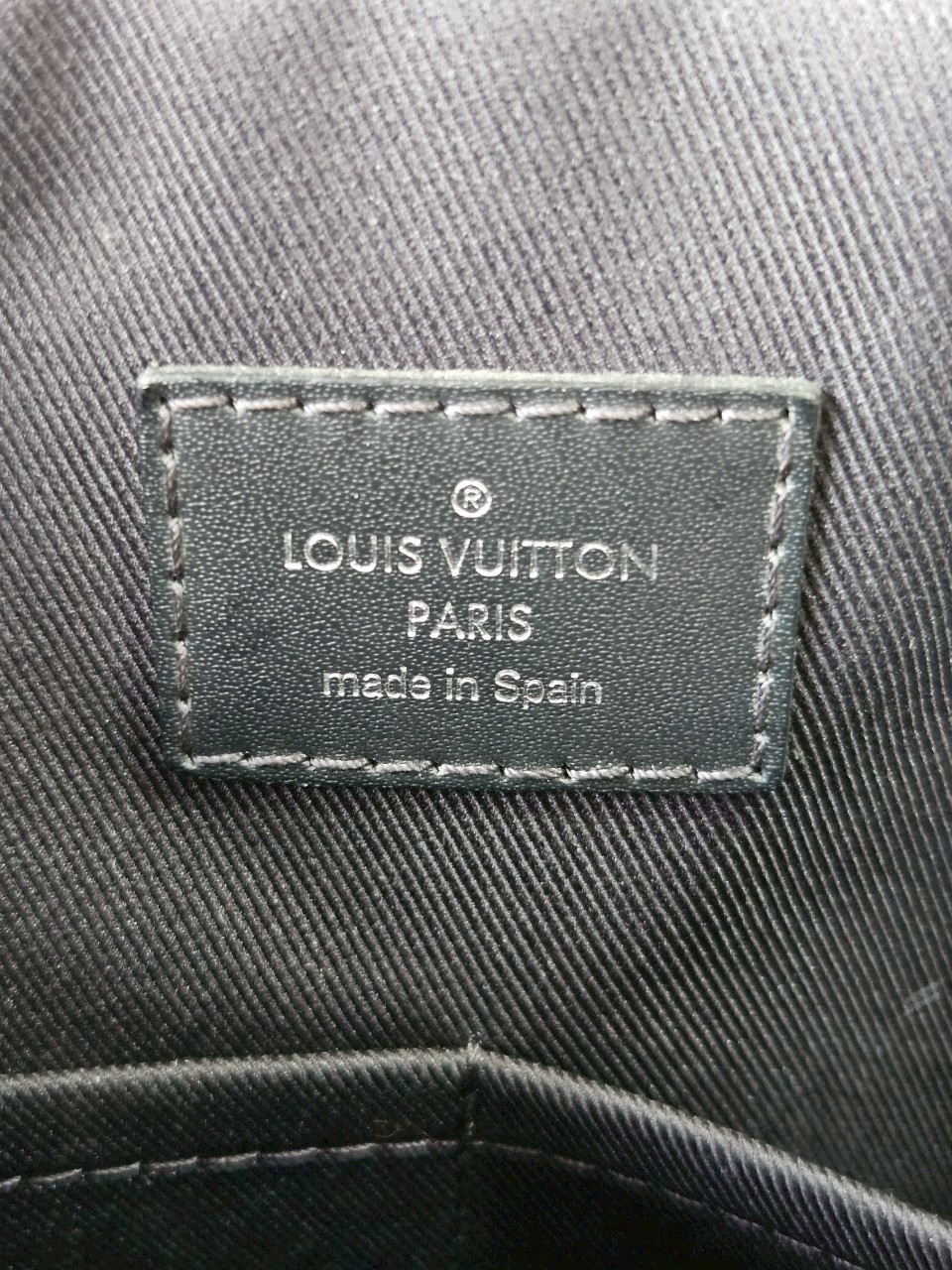 LV District Damier Graphite MM