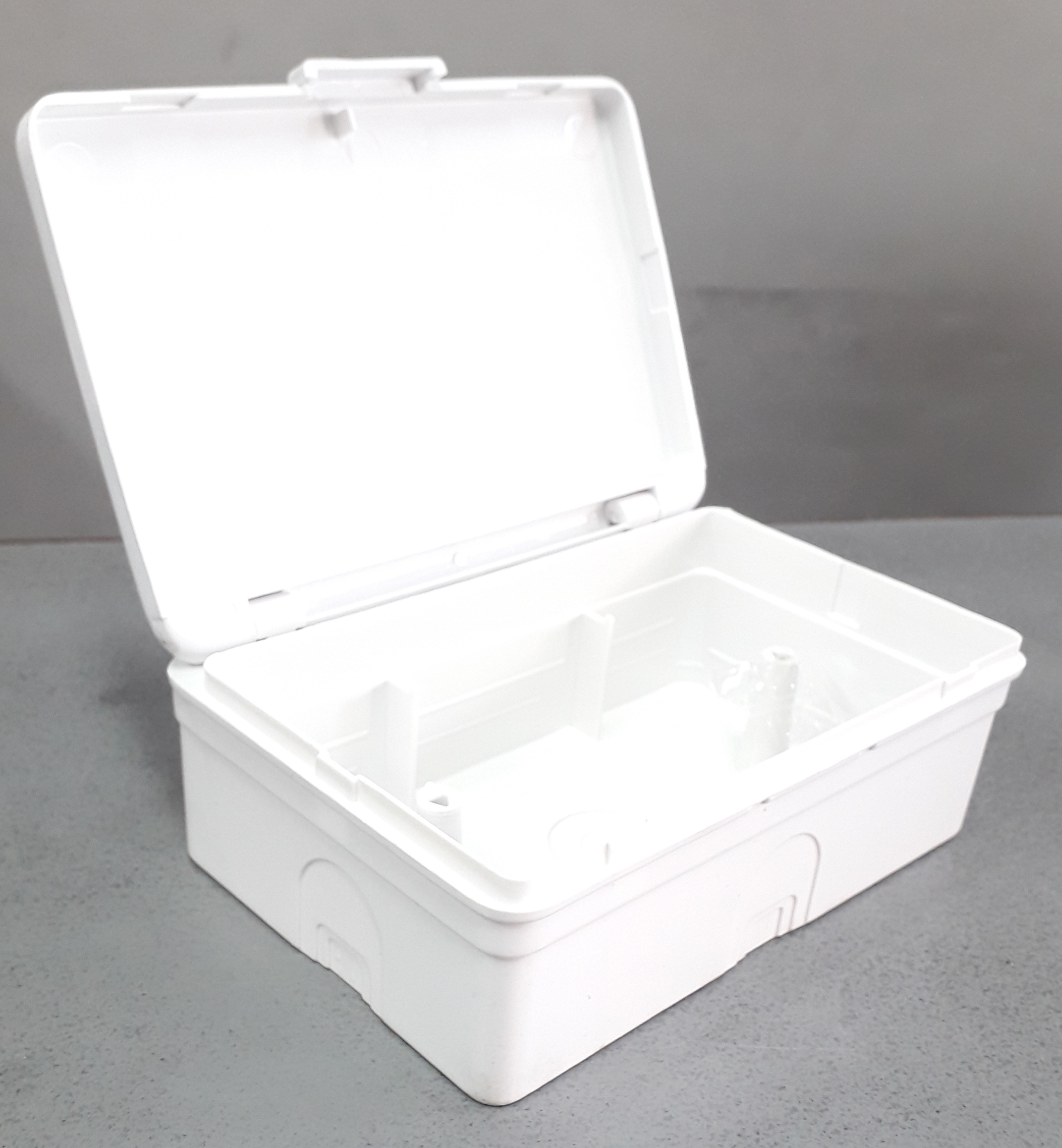 บ็อกลอยกันน้ำแนวนอน นาซากิ 2x4 สีขาว