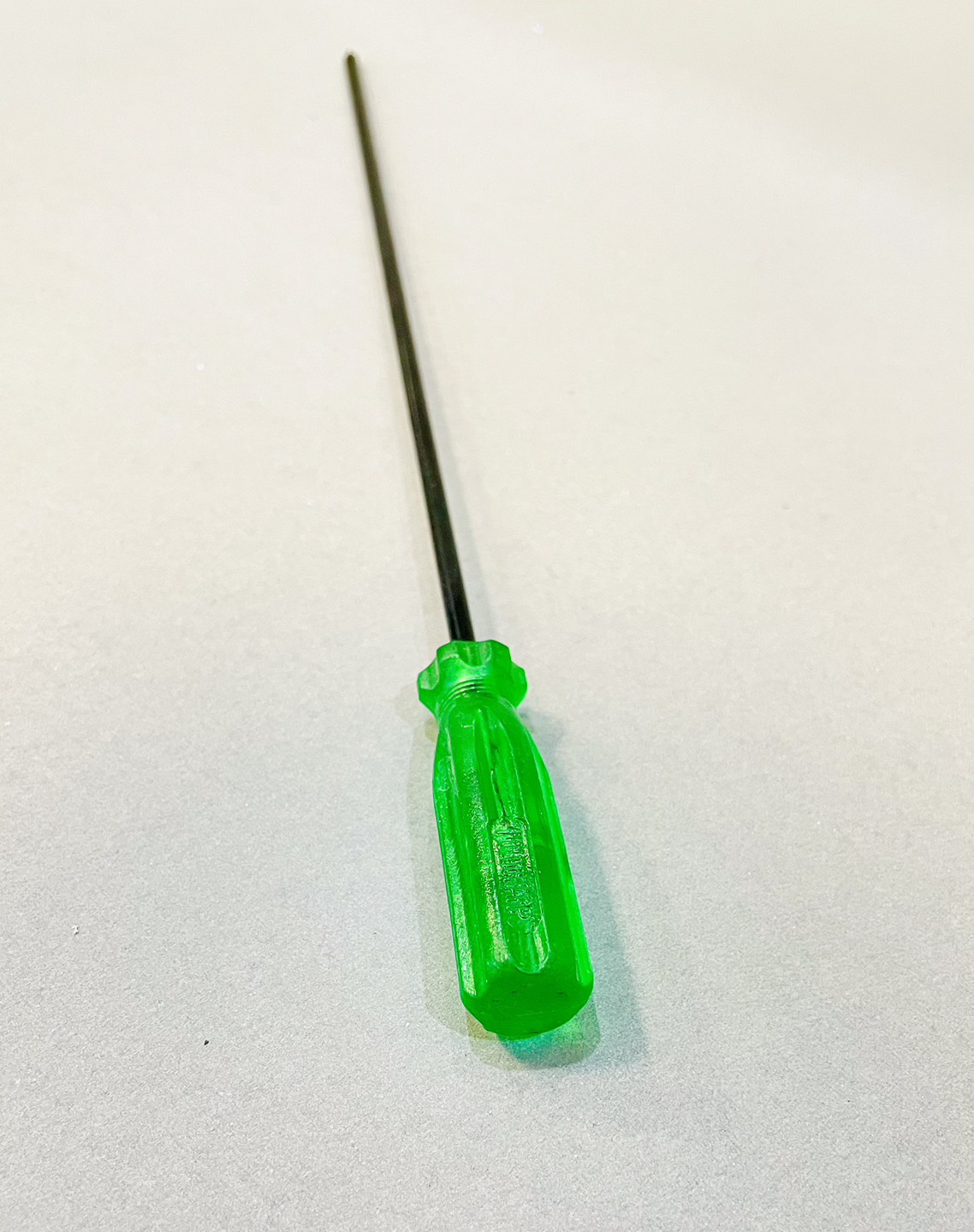 ไขควงแกนกลม ชุบดำ 4มิล x 10" (+) หัวแฉก