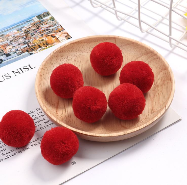 ปอมปอม ปอมปอมตกแต่ง ปอมปอมไหมพรม ขนาด 3 ซม. สีแดงสด (1โหล/12ลูก)