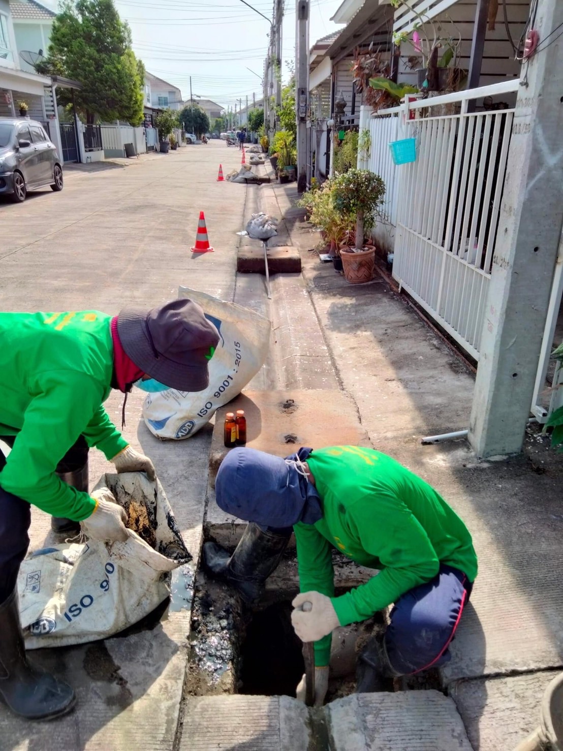 ดูดส้วมถนนหน้าพระธาตุ 083-908-3504 ช่างโดม