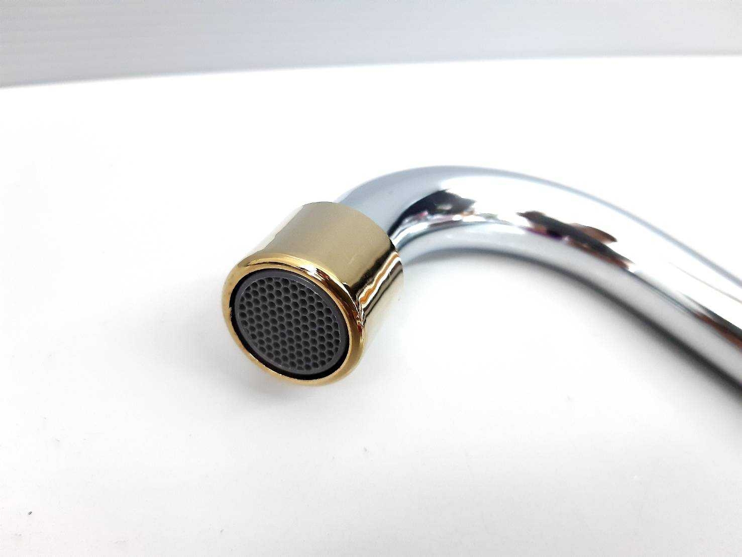 ก็อกอัดแผงซิงค์ยืนหัวทอง SG-006