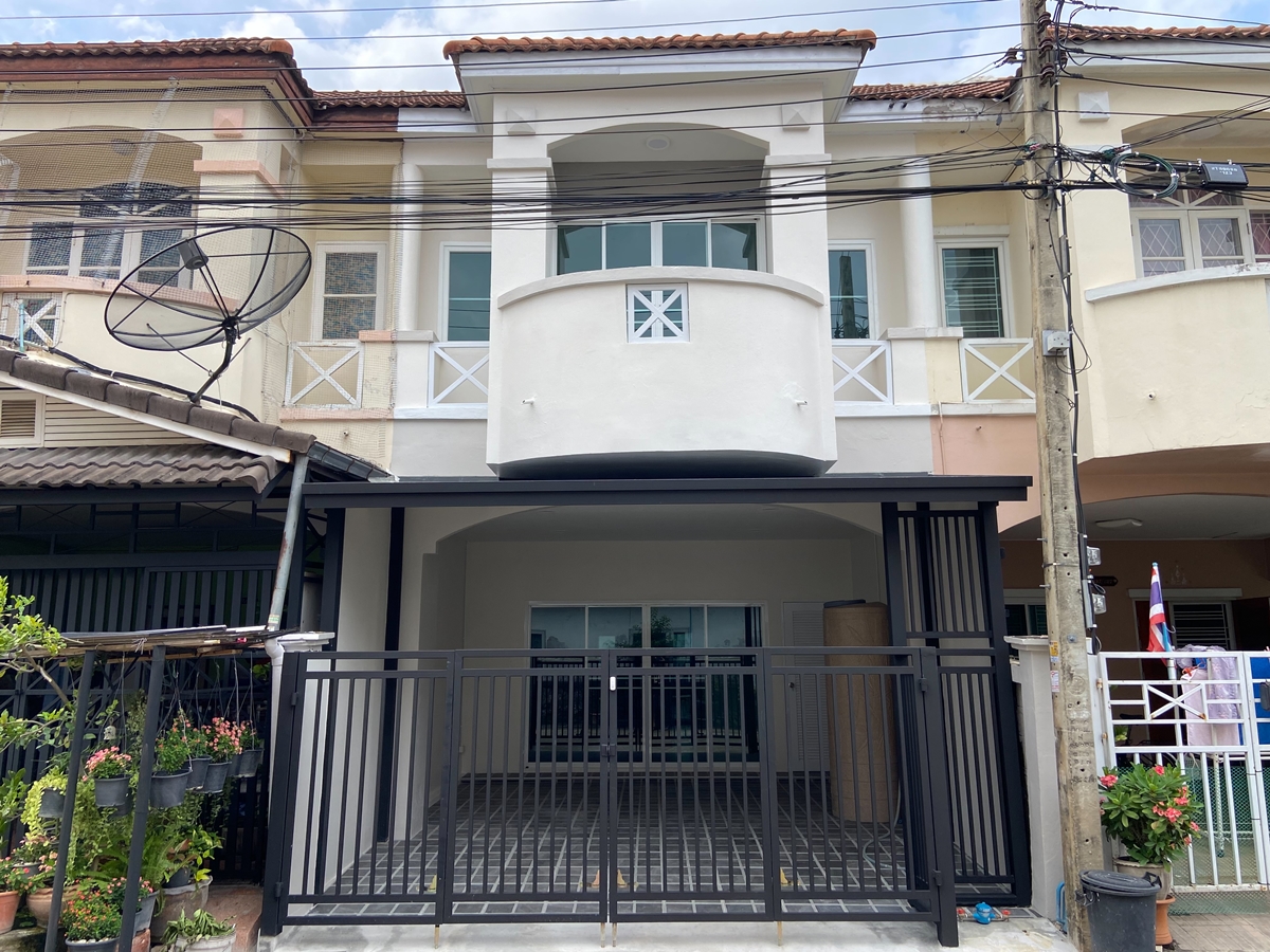 ขาย ทาวน์เฮ้าส์ 2 ชั้น หมู่บ้านร่มโพธิ์ เนื้อที่ 20 ตร.ว. อ.บางบัวทอง จ.นนทบุรี