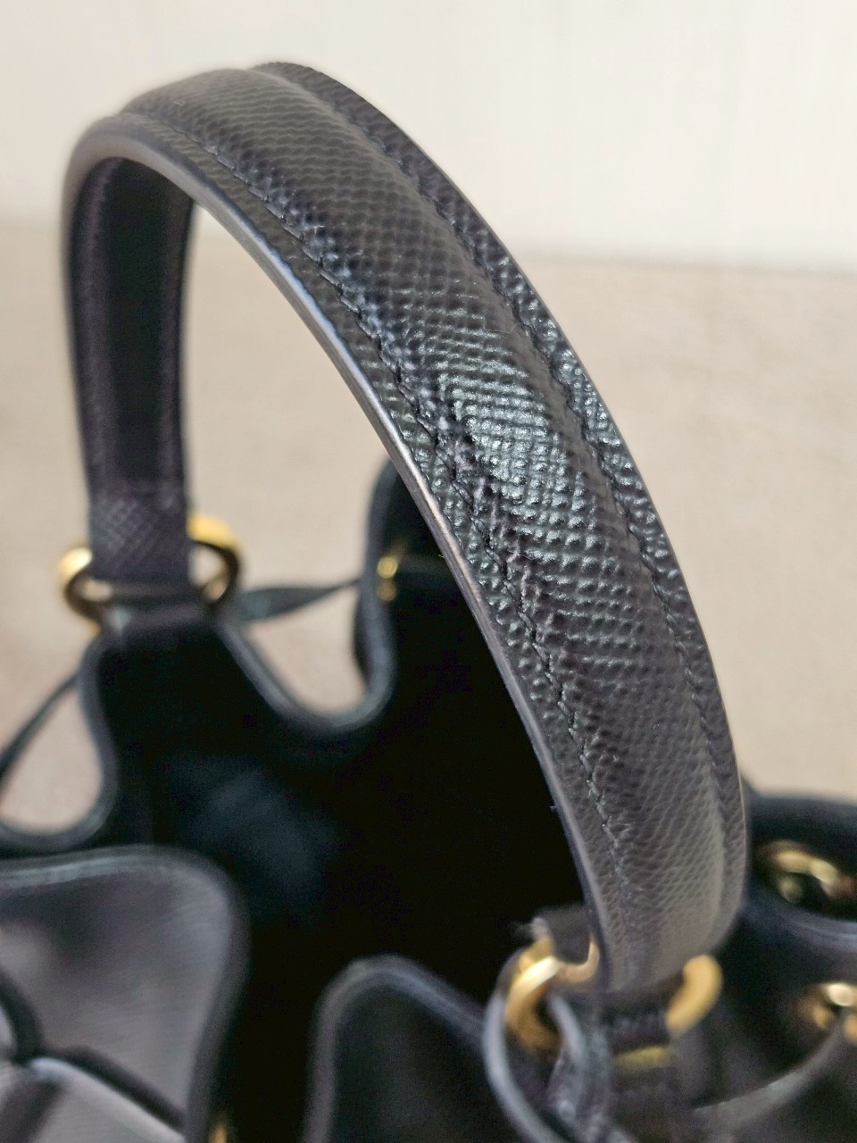 Prada Bucket Bag in Saffiano Leather Nero