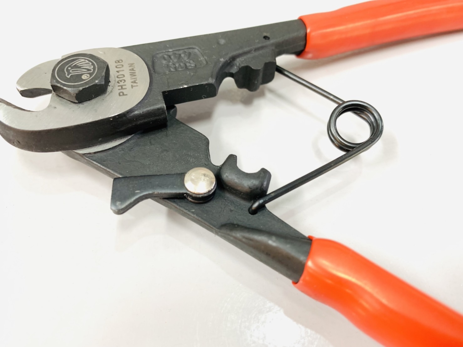 คีมตัดลวดสลิง 8" King Eagle