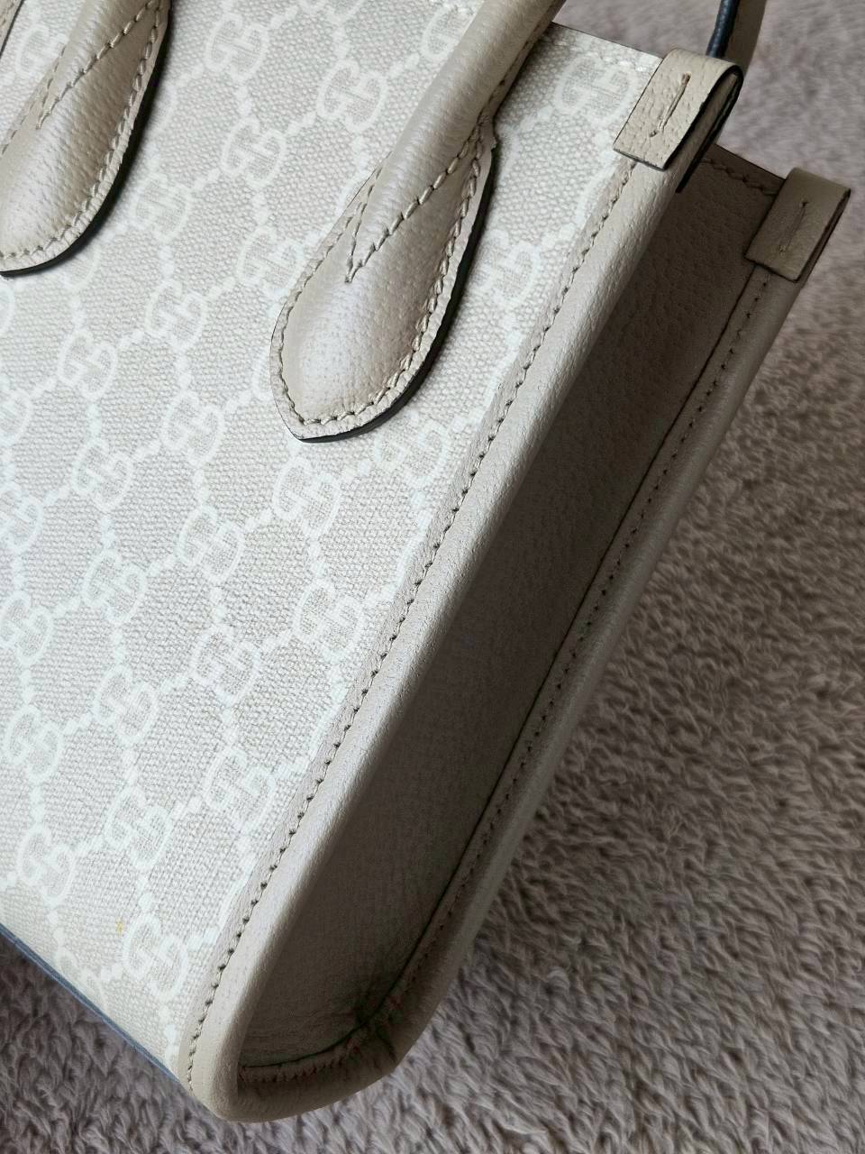 Gucci Mini Tote Interlocking Beige