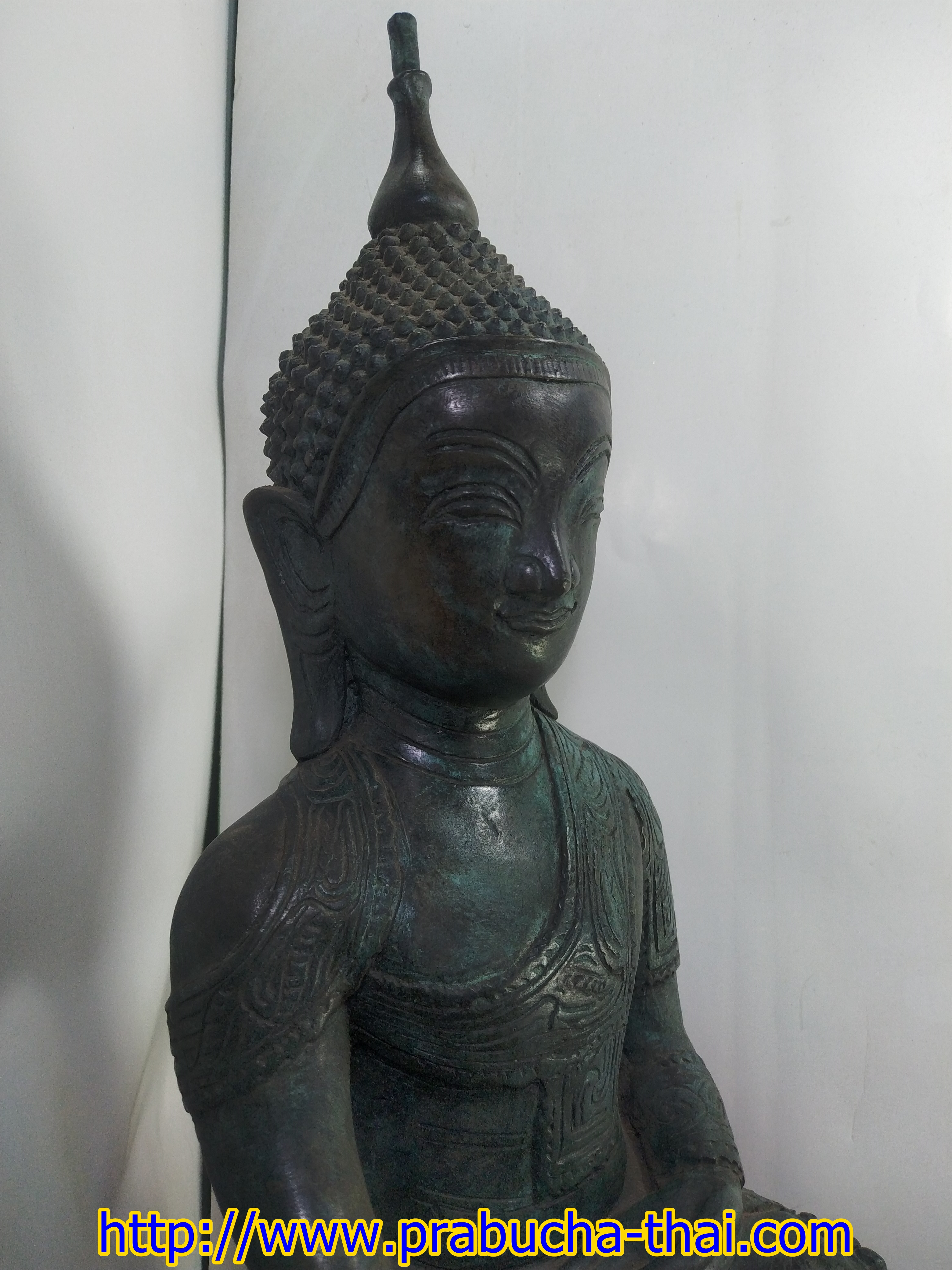 พระเชียงรุ้ง ทรงเครื่อง ฐาน 9 นิ้ว เนื้อโลหะสำริด