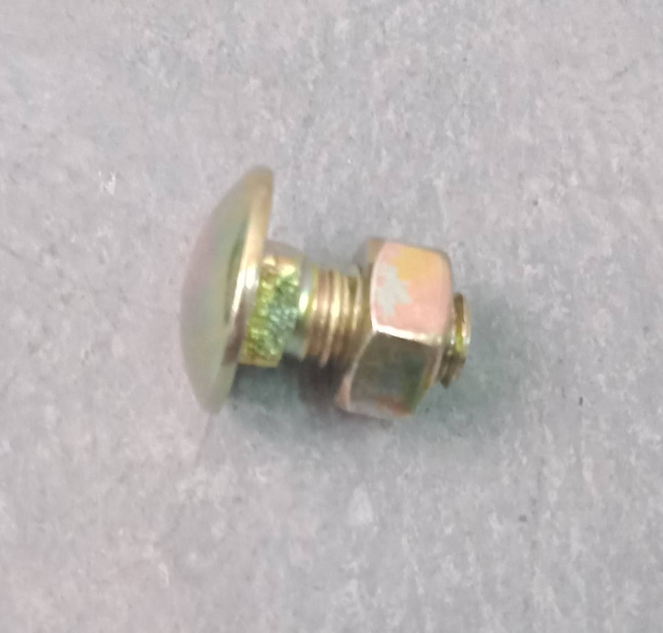 น็อตเหล็กฉาก (หัวร่ม)