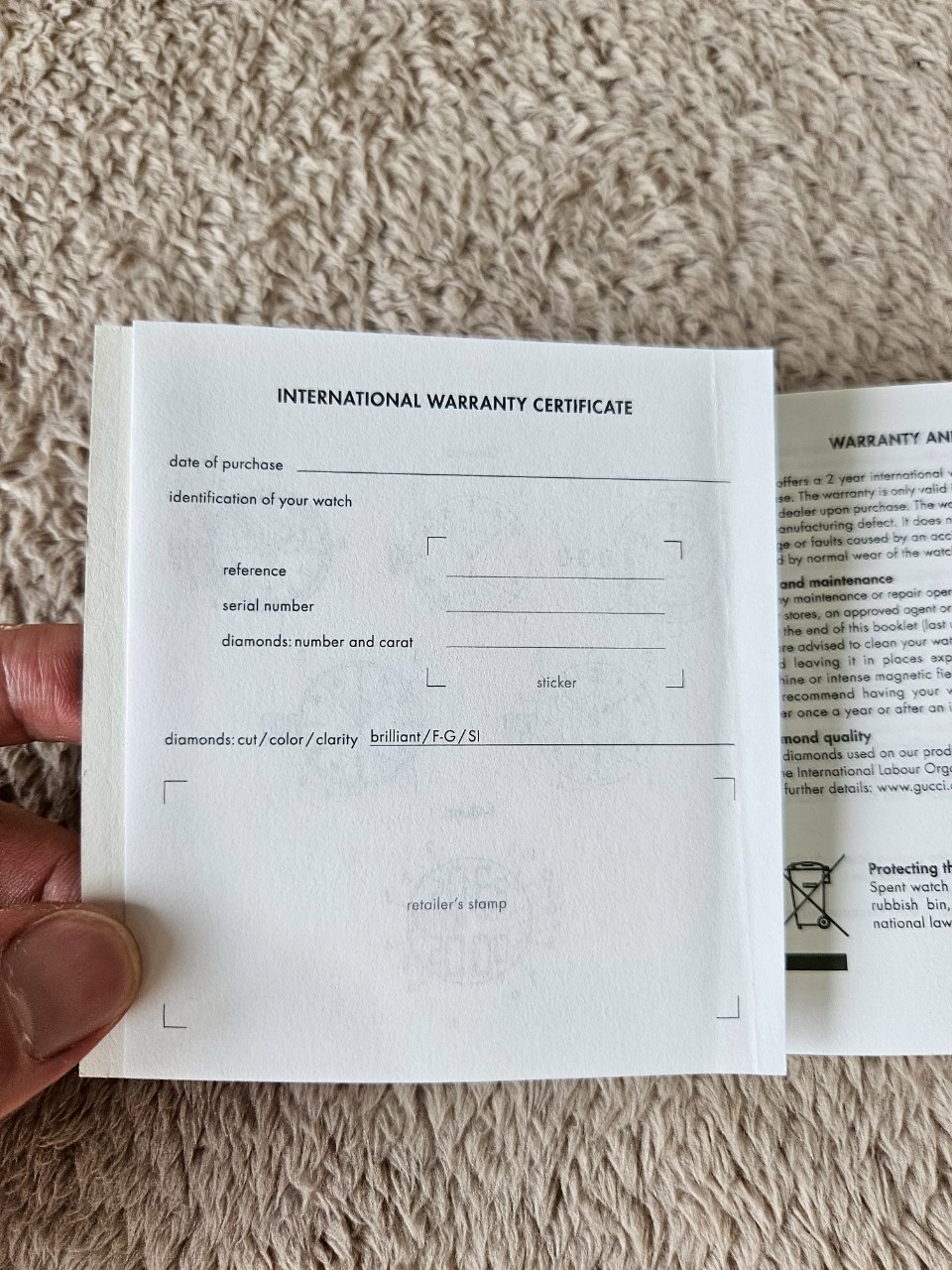 Gucci GG2570 Black Dial Watch สายเขียวแดง