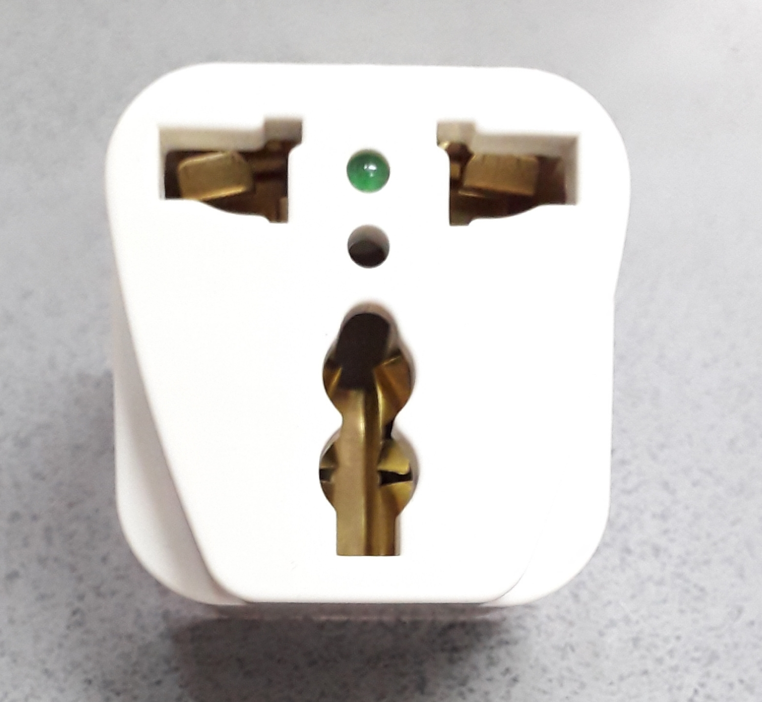 ปลั๊กแปลง (ปลั๊กคอม เข้า3ขา ออก2ขา)